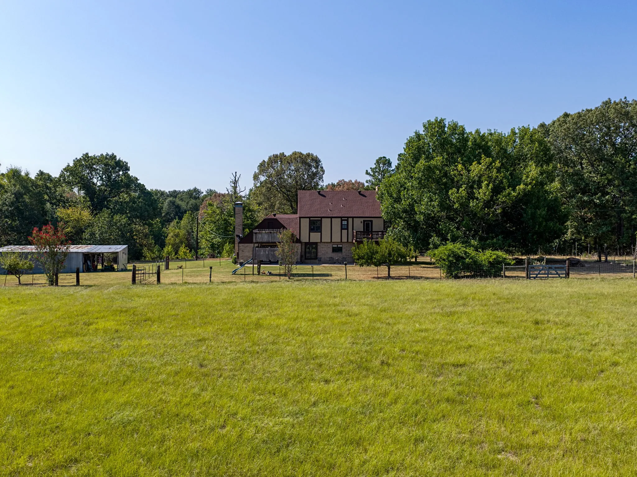Single Family Residence For Sale in Henderson County , 4475 County Road 3800, Athens, Texas 75752, 4 Bedroom, 3 Bathroom, 2 Garage spaces, 1,986 Sqft, built in 1988, mls#21372753, Real Estate Agent in Athens, Homes For Sale in Henderson county, Homes For Sale in Athens, Realtor in Athens Texas, Real Estate Brokerage Independent Realty Texas, Luminita Cordes Realtor