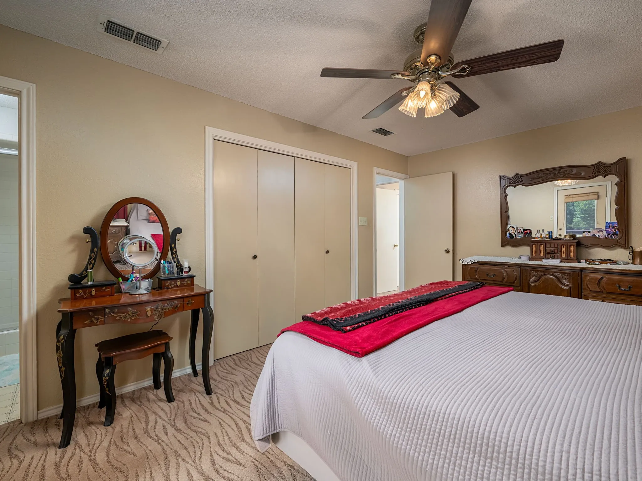 Single Family Residence For Sale in Henderson County , 4475 County Road 3800, Athens, Texas 75752, 4 Bedroom, 3 Bathroom, 2 Garage spaces, 1,986 Sqft, built in 1988, mls#21372753, Real Estate Agent in Athens, Homes For Sale in Henderson county, Homes For Sale in Athens, Realtor in Athens Texas, Real Estate Brokerage Independent Realty Texas, Luminita Cordes Realtor