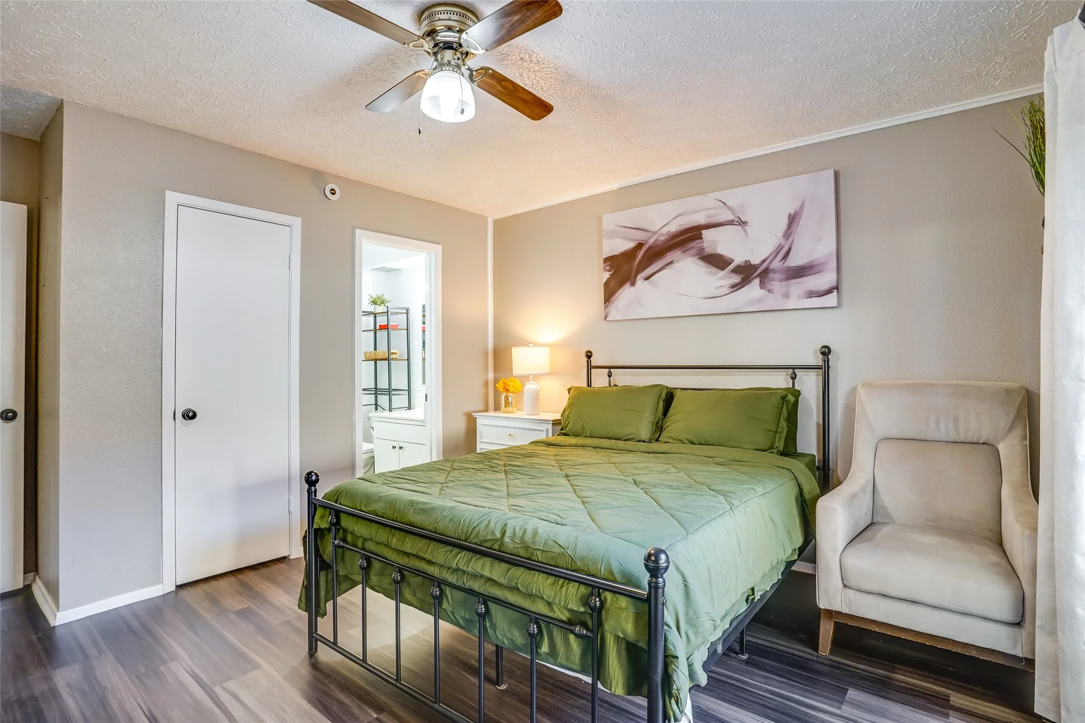 Townhouse For Rent in Dallas County , 42 W Creek Lane 3, Grand Prairie, Texas 75052, 3 Bedroom, 3 Bathroom, Garage spaces, 1,584 Sqft, built in 1971, mls#21373179, Real Estate Agent in Grand Prairie, Homes For Rent in Dallas county, Homes For Rent in Grand Prairie, Realtor in Grand Prairie Texas, Real Estate Brokerage Independent Realty Texas, Luminita Cordes Realtor
