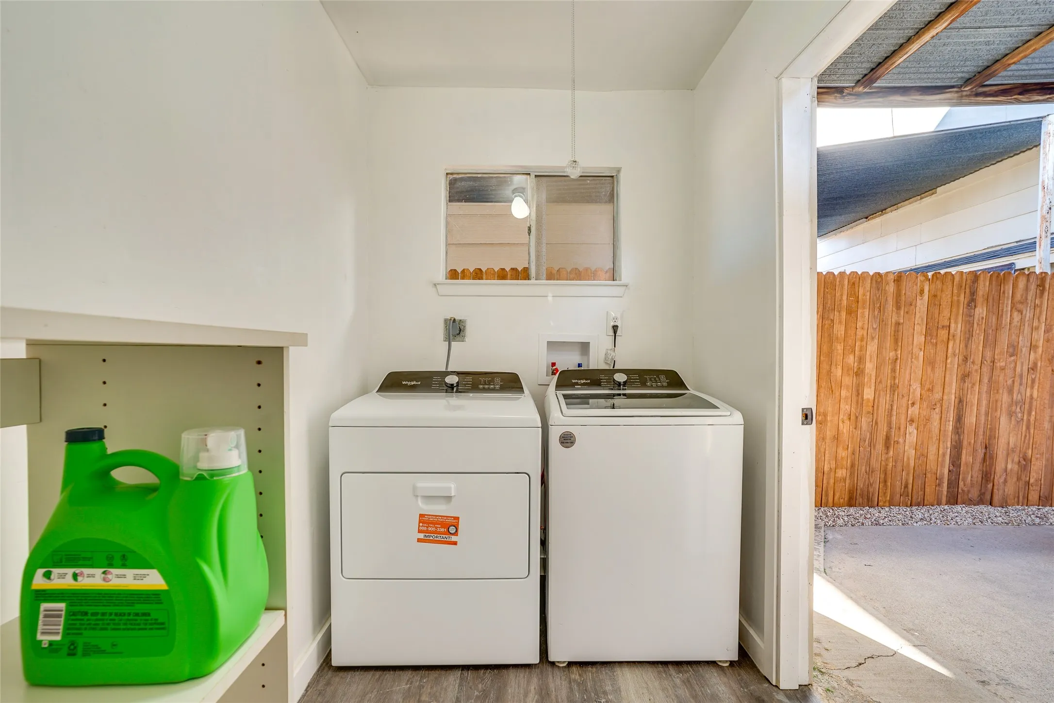 Townhouse For Rent in Dallas County , 42 W Creek Lane 3, Grand Prairie, Texas 75052, 3 Bedroom, 3 Bathroom, Garage spaces, 1,584 Sqft, built in 1971, mls#21373179, Real Estate Agent in Grand Prairie, Homes For Rent in Dallas county, Homes For Rent in Grand Prairie, Realtor in Grand Prairie Texas, Real Estate Brokerage Independent Realty Texas, Luminita Cordes Realtor