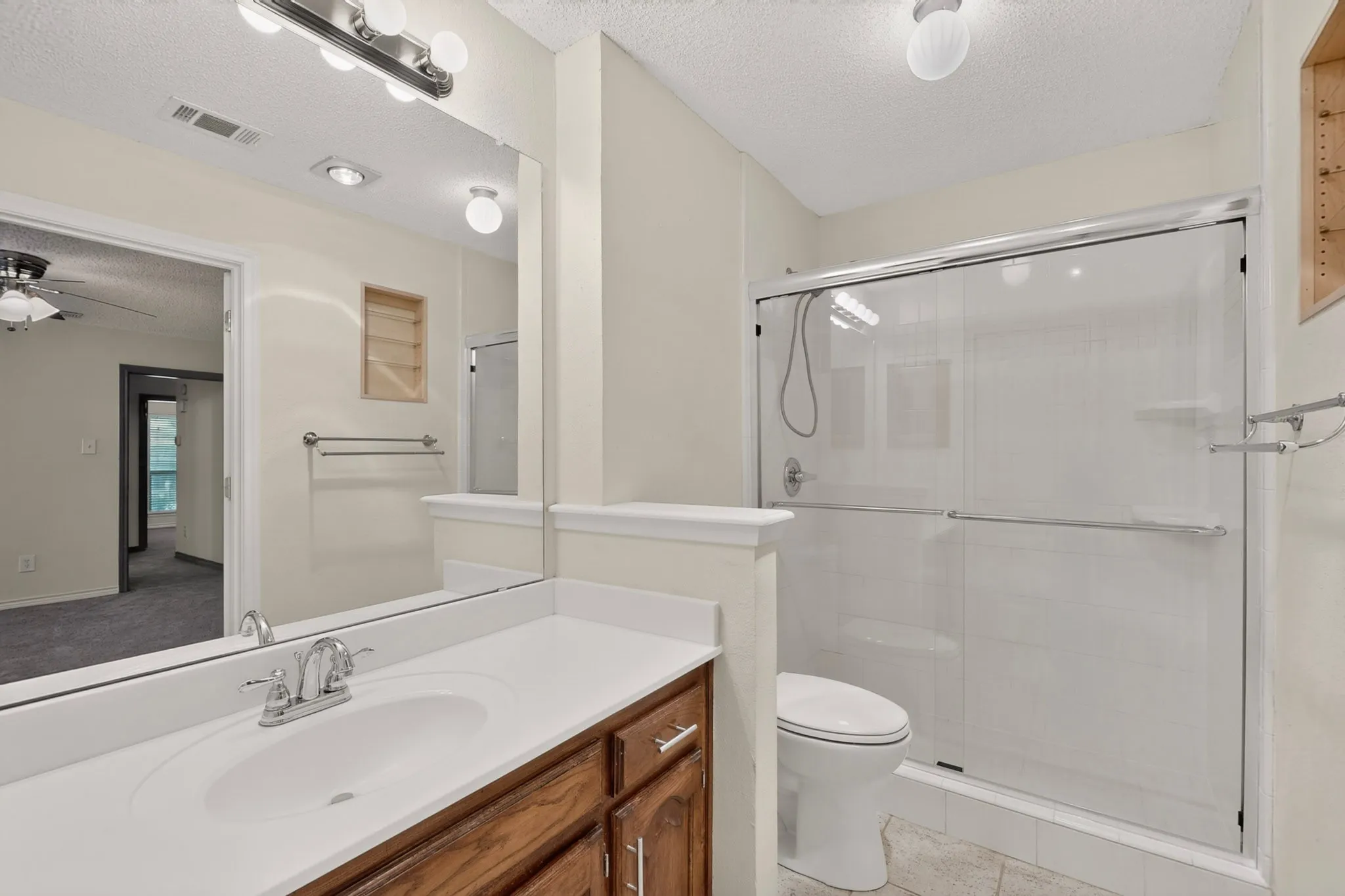 Single Family Residence For Sale in Dallas County , 2009 Glencrest Lane, Garland, Texas 75040, 3 Bedroom, 2 Bathroom, 2 Garage spaces, 1,576 Sqft, built in 1978, mls#21373180, Real Estate Agent in Garland, Homes For Sale in Dallas county, Homes For Sale in Garland, Realtor in Garland Texas, Real Estate Brokerage Independent Realty Texas, Luminita Cordes Realtor