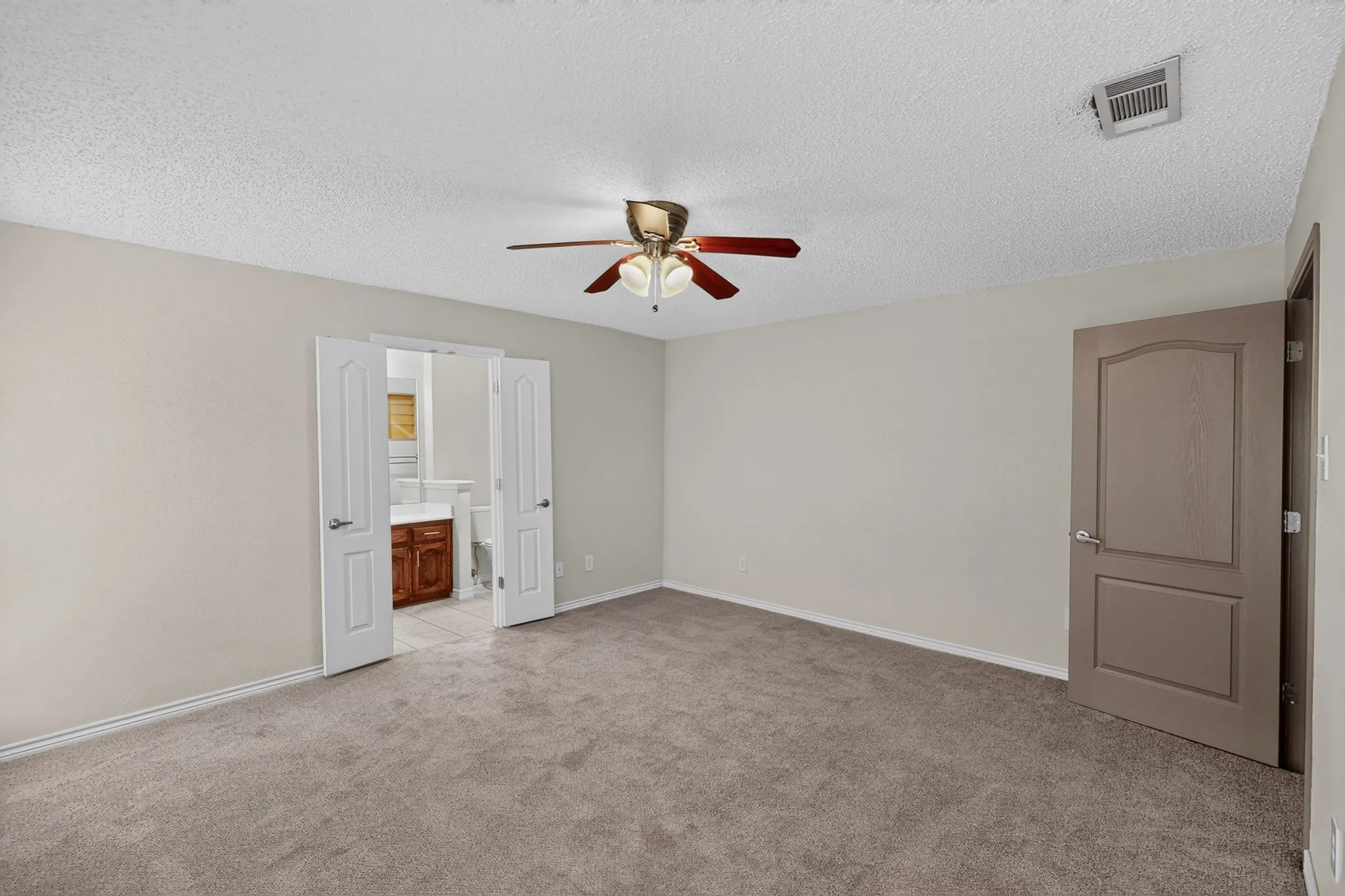 Single Family Residence For Sale in Dallas County , 2009 Glencrest Lane, Garland, Texas 75040, 3 Bedroom, 2 Bathroom, 2 Garage spaces, 1,576 Sqft, built in 1978, mls#21373180, Real Estate Agent in Garland, Homes For Sale in Dallas county, Homes For Sale in Garland, Realtor in Garland Texas, Real Estate Brokerage Independent Realty Texas, Luminita Cordes Realtor
