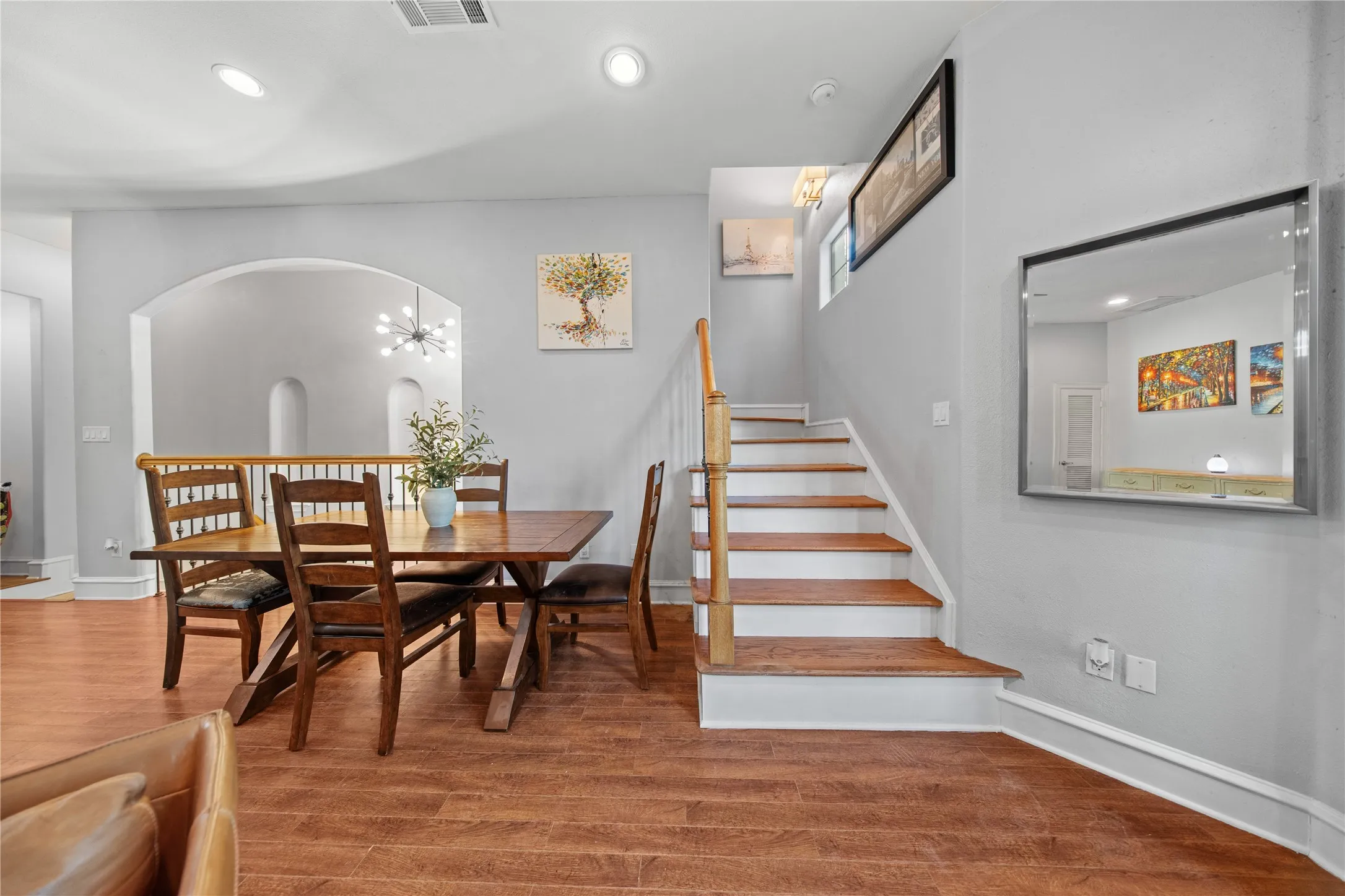 Condominium For Sale in Dallas County , 2022 N Fitzhugh Avenue B, Dallas, Texas 75204, 2 Bedroom, 3 Bathroom, 2 Garage spaces, 1,400 Sqft, built in 2006, mls#21373181, Real Estate Agent in Dallas, Homes For Sale in Dallas county, Homes For Sale in Dallas, Realtor in Dallas Texas, Real Estate Brokerage Independent Realty Texas, Luminita Cordes Realtor