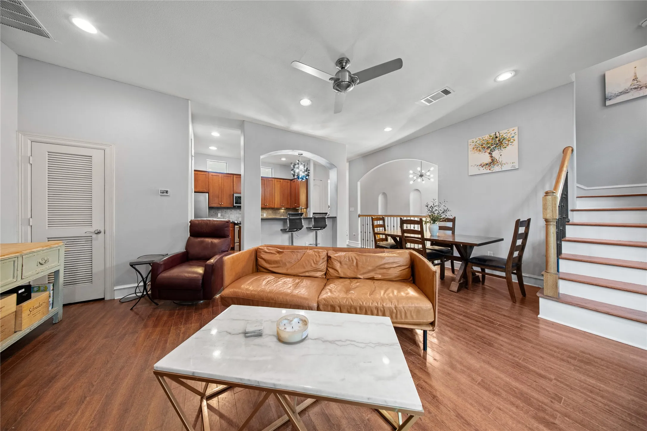Condominium For Sale in Dallas County , 2022 N Fitzhugh Avenue B, Dallas, Texas 75204, 2 Bedroom, 3 Bathroom, 2 Garage spaces, 1,400 Sqft, built in 2006, mls#21373181, Real Estate Agent in Dallas, Homes For Sale in Dallas county, Homes For Sale in Dallas, Realtor in Dallas Texas, Real Estate Brokerage Independent Realty Texas, Luminita Cordes Realtor