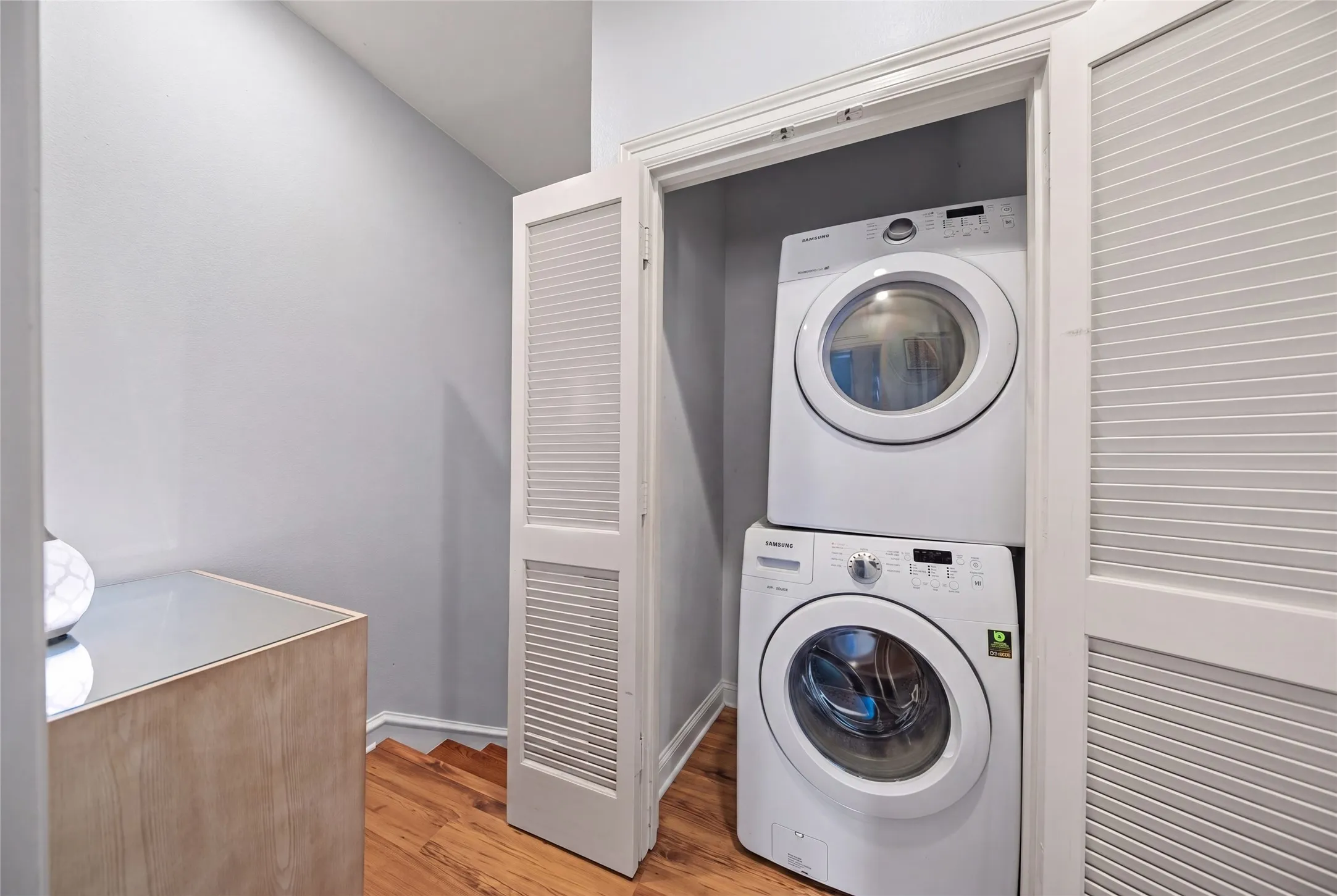 Condominium For Sale in Dallas County , 2022 N Fitzhugh Avenue B, Dallas, Texas 75204, 2 Bedroom, 3 Bathroom, 2 Garage spaces, 1,400 Sqft, built in 2006, mls#21373181, Real Estate Agent in Dallas, Homes For Sale in Dallas county, Homes For Sale in Dallas, Realtor in Dallas Texas, Real Estate Brokerage Independent Realty Texas, Luminita Cordes Realtor