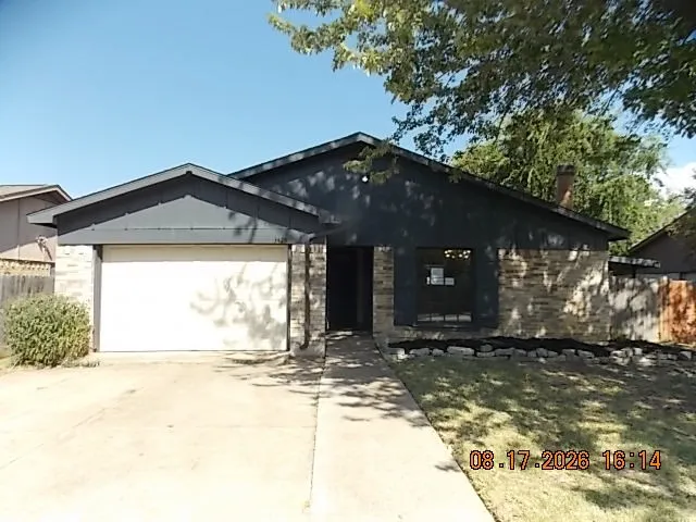 Single Family Residence For Sale in Tarrant County , 3425 Doolittle Drive, Arlington, Texas 76014, 3 Bedroom, 2 Bathroom, 2 Garage spaces, 1,513 Sqft, built in 1980, mls#21373124, Real Estate Agent in Arlington, Homes For Sale in Tarrant county, Homes For Sale in Arlington, Realtor in Arlington Texas, Real Estate Brokerage Independent Realty Texas, Luminita Cordes Realtor