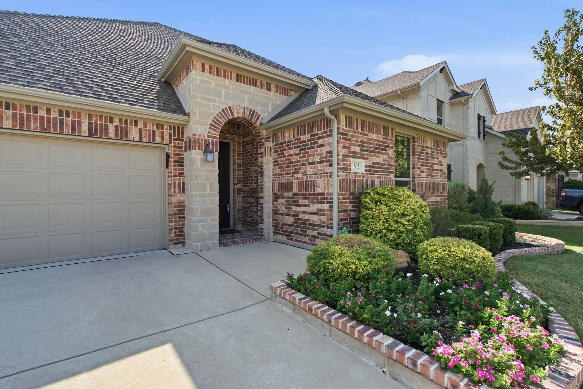 Single Family Residence For Sale in Denton County , 15021 Ravens Way, Fort Worth, Texas 76262, 3 Bedroom, 2 Bathroom, 2 Garage spaces, 2,526 Sqft, built in 2017, mls#21367570, Real Estate Agent in Fort Worth, Homes For Sale in Denton county, Homes For Sale in Fort Worth, Realtor in Fort Worth Texas, Real Estate Brokerage Independent Realty Texas, Luminita Cordes Realtor
