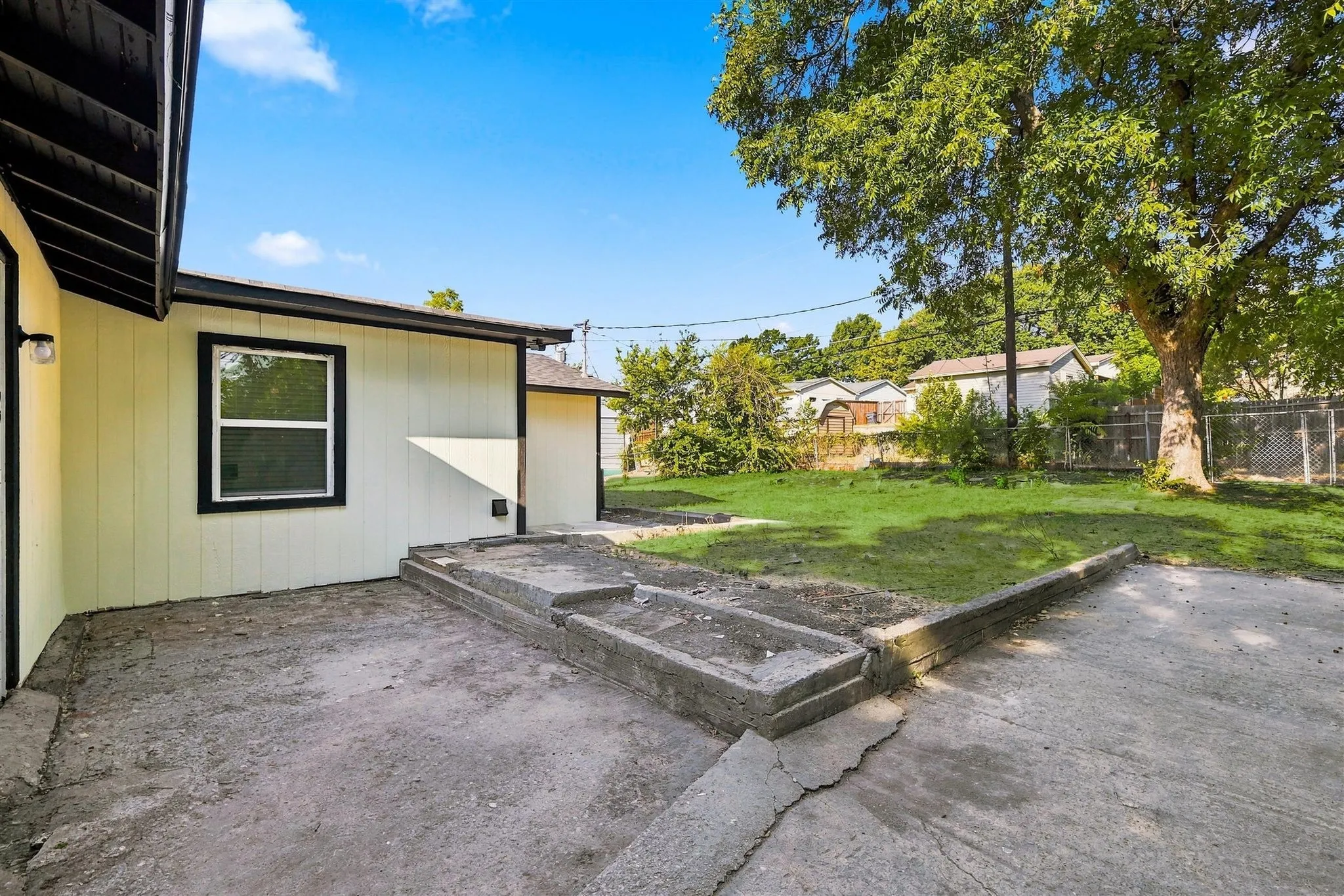 Single Family Residence For Sale in Dallas County , 12241 Oberlin Drive, Dallas, Texas 75243, 4 Bedroom, 2 Bathroom, Garage spaces, 1,718 Sqft, built in 1959, mls#21373173, Real Estate Agent in Dallas, Homes For Sale in Dallas county, Homes For Sale in Dallas, Realtor in Dallas Texas, Real Estate Brokerage Independent Realty Texas, Luminita Cordes Realtor