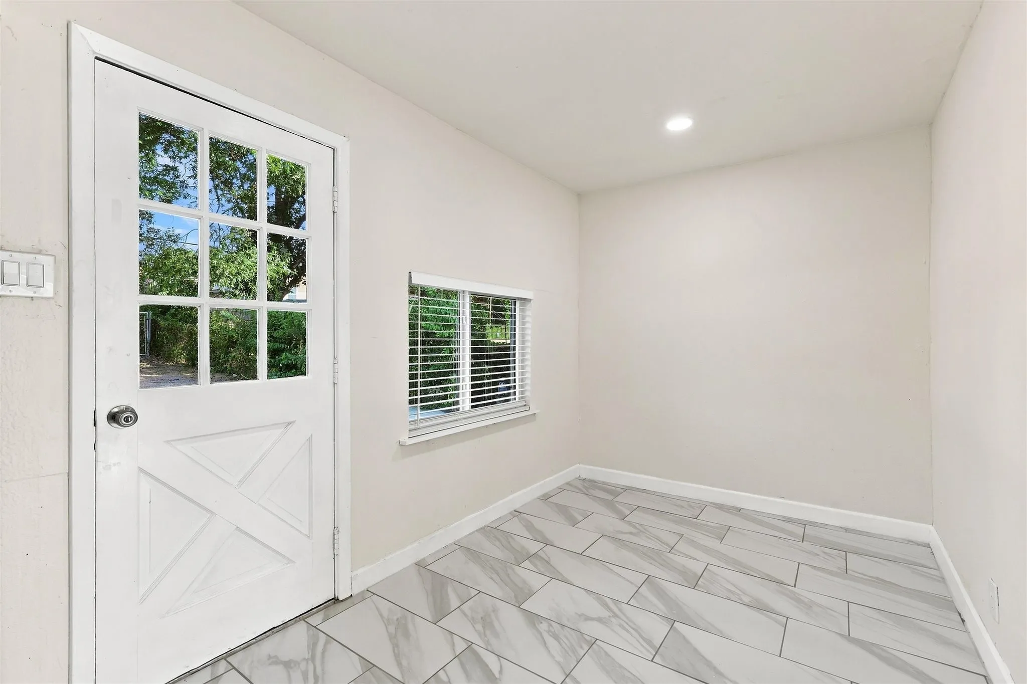 Single Family Residence For Sale in Dallas County , 12241 Oberlin Drive, Dallas, Texas 75243, 4 Bedroom, 2 Bathroom, Garage spaces, 1,718 Sqft, built in 1959, mls#21373173, Real Estate Agent in Dallas, Homes For Sale in Dallas county, Homes For Sale in Dallas, Realtor in Dallas Texas, Real Estate Brokerage Independent Realty Texas, Luminita Cordes Realtor