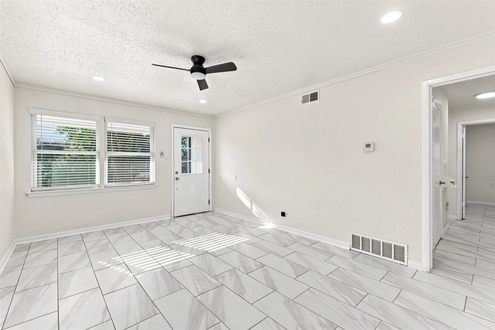 Single Family Residence For Sale in Dallas County , 12241 Oberlin Drive, Dallas, Texas 75243, 4 Bedroom, 2 Bathroom, Garage spaces, 1,718 Sqft, built in 1959, mls#21373173, Real Estate Agent in Dallas, Homes For Sale in Dallas county, Homes For Sale in Dallas, Realtor in Dallas Texas, Real Estate Brokerage Independent Realty Texas, Luminita Cordes Realtor