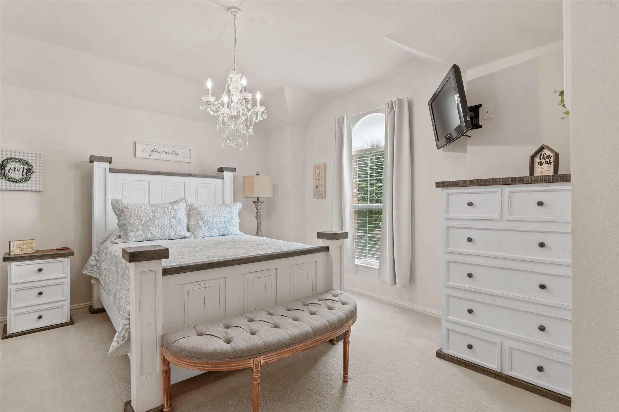 Single Family Residence For Sale in Denton County , 13237 Mondovi Drive, Frisco, Texas 75033, 6 Bedroom, 4 Bathroom, 2 Garage spaces, 3,989 Sqft, built in 2005, mls#21369819, Real Estate Agent in Frisco, Homes For Sale in Denton county, Homes For Sale in Frisco, Realtor in Frisco Texas, Real Estate Brokerage Independent Realty Texas, Luminita Cordes Realtor