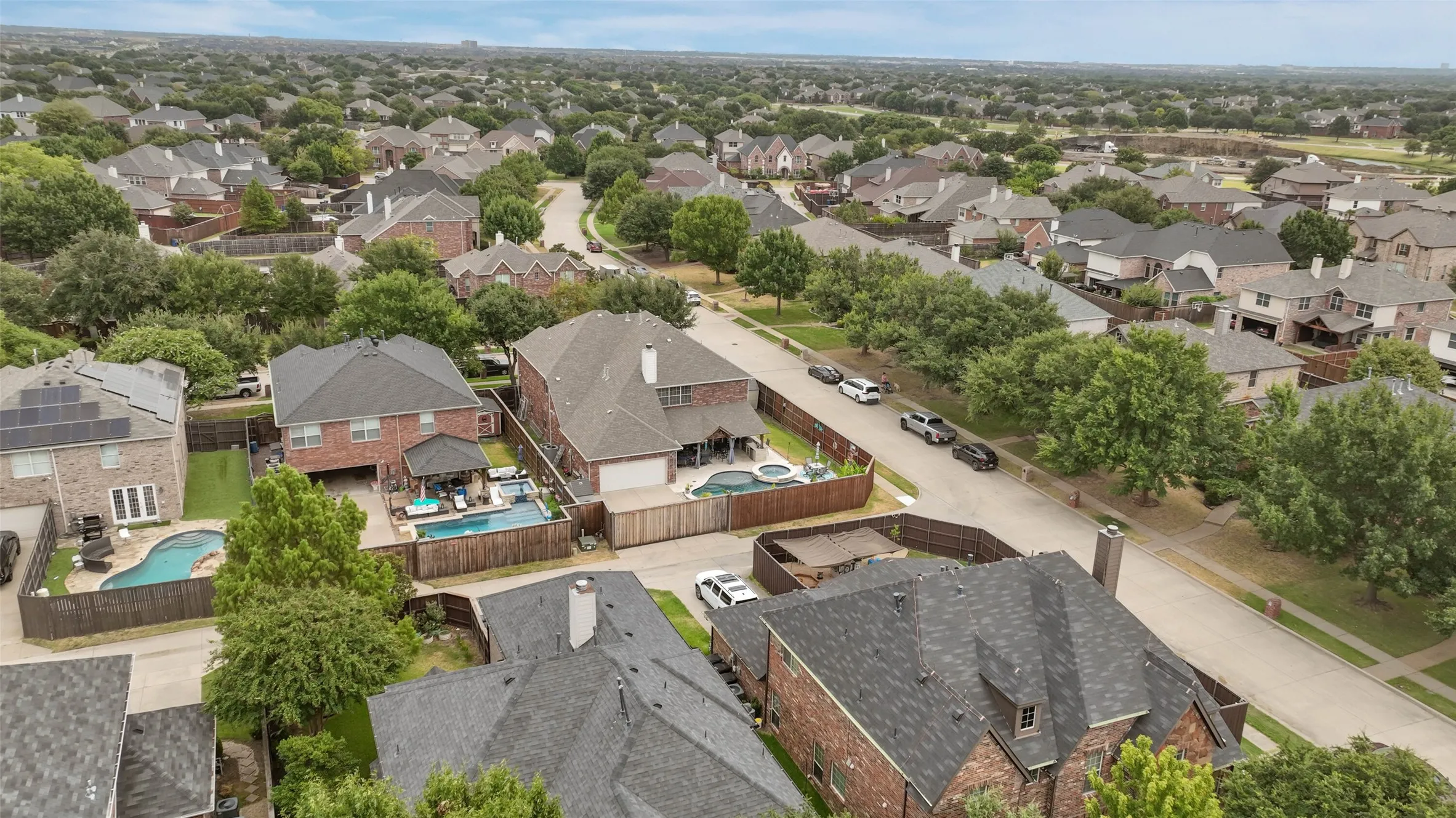 Single Family Residence For Sale in Denton County , 13237 Mondovi Drive, Frisco, Texas 75033, 6 Bedroom, 4 Bathroom, 2 Garage spaces, 3,989 Sqft, built in 2005, mls#21369819, Real Estate Agent in Frisco, Homes For Sale in Denton county, Homes For Sale in Frisco, Realtor in Frisco Texas, Real Estate Brokerage Independent Realty Texas, Luminita Cordes Realtor