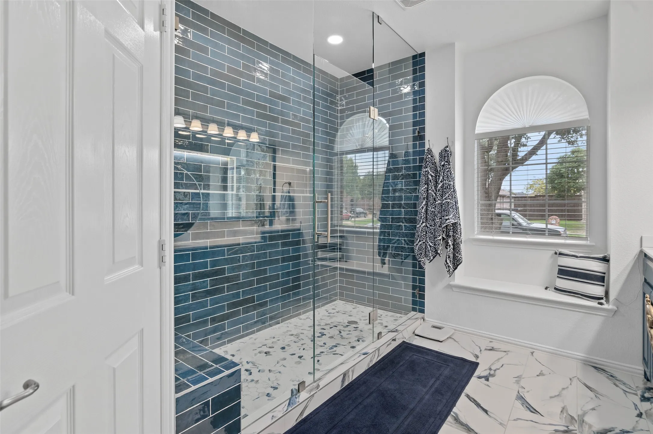 Single Family Residence For Sale in Denton County , 13237 Mondovi Drive, Frisco, Texas 75033, 6 Bedroom, 4 Bathroom, 2 Garage spaces, 3,989 Sqft, built in 2005, mls#21369819, Real Estate Agent in Frisco, Homes For Sale in Denton county, Homes For Sale in Frisco, Realtor in Frisco Texas, Real Estate Brokerage Independent Realty Texas, Luminita Cordes Realtor