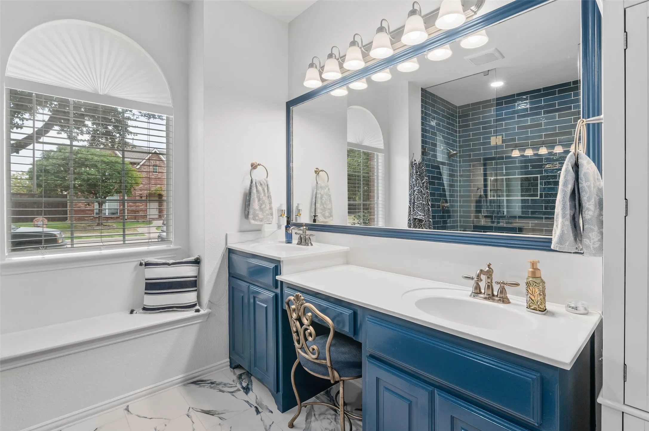 Single Family Residence For Sale in Denton County , 13237 Mondovi Drive, Frisco, Texas 75033, 6 Bedroom, 4 Bathroom, 2 Garage spaces, 3,989 Sqft, built in 2005, mls#21369819, Real Estate Agent in Frisco, Homes For Sale in Denton county, Homes For Sale in Frisco, Realtor in Frisco Texas, Real Estate Brokerage Independent Realty Texas, Luminita Cordes Realtor
