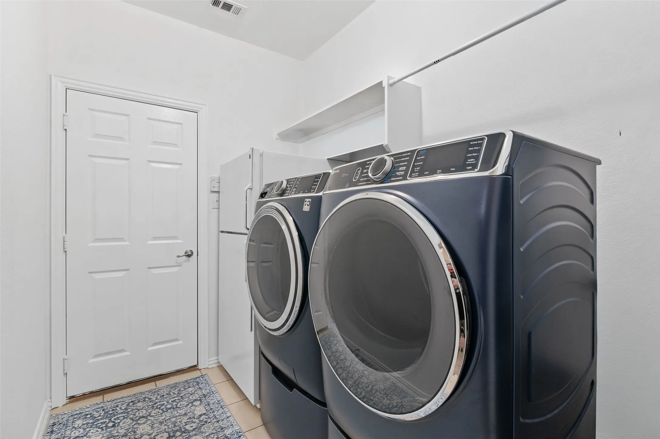 Single Family Residence For Sale in Denton County , 13237 Mondovi Drive, Frisco, Texas 75033, 6 Bedroom, 4 Bathroom, 2 Garage spaces, 3,989 Sqft, built in 2005, mls#21369819, Real Estate Agent in Frisco, Homes For Sale in Denton county, Homes For Sale in Frisco, Realtor in Frisco Texas, Real Estate Brokerage Independent Realty Texas, Luminita Cordes Realtor