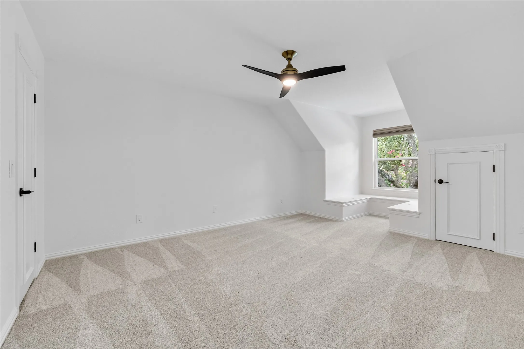 Single Family Residence For Sale in Collin County , 5112 Spyglass Drive, Dallas, Texas 75287, 6 Bedroom, 5 Bathroom, 3 Garage spaces, 4,119 Sqft, built in 1991, mls#21373134, Real Estate Agent in Dallas, Homes For Sale in Collin county, Homes For Sale in Dallas, Realtor in Dallas Texas, Real Estate Brokerage Independent Realty Texas, Luminita Cordes Realtor
