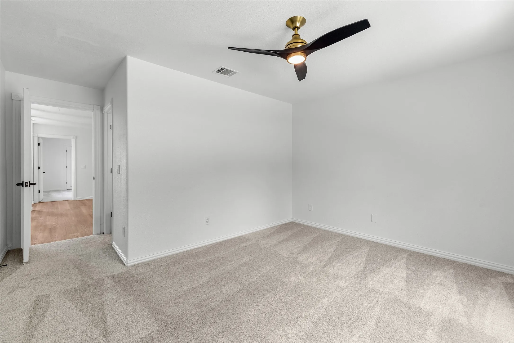 Single Family Residence For Sale in Collin County , 5112 Spyglass Drive, Dallas, Texas 75287, 6 Bedroom, 5 Bathroom, 3 Garage spaces, 4,119 Sqft, built in 1991, mls#21373134, Real Estate Agent in Dallas, Homes For Sale in Collin county, Homes For Sale in Dallas, Realtor in Dallas Texas, Real Estate Brokerage Independent Realty Texas, Luminita Cordes Realtor