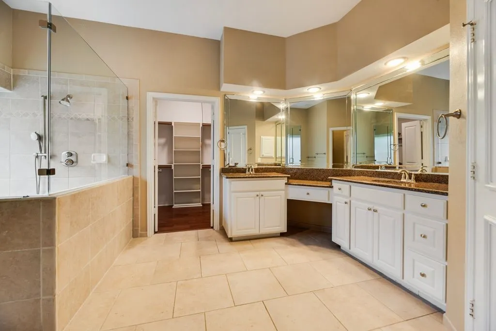 Single Family Residence For Sale in Tarrant County , 517 Northwood Trail, Southlake, Texas 76092, 4 Bedroom, 4 Bathroom, 3 Garage spaces, 3,698 Sqft, built in 1999, mls#21356733, Real Estate Agent in Southlake, Homes For Sale in Tarrant county, Homes For Sale in Southlake, Realtor in Southlake Texas, Real Estate Brokerage Independent Realty Texas, Luminita Cordes Realtor