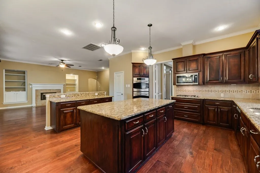 Single Family Residence For Sale in Tarrant County , 517 Northwood Trail, Southlake, Texas 76092, 4 Bedroom, 4 Bathroom, 3 Garage spaces, 3,698 Sqft, built in 1999, mls#21356733, Real Estate Agent in Southlake, Homes For Sale in Tarrant county, Homes For Sale in Southlake, Realtor in Southlake Texas, Real Estate Brokerage Independent Realty Texas, Luminita Cordes Realtor