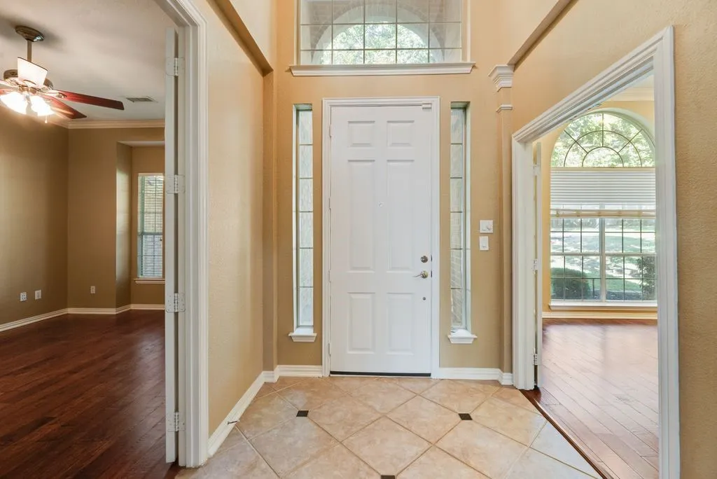 Single Family Residence For Sale in Tarrant County , 517 Northwood Trail, Southlake, Texas 76092, 4 Bedroom, 4 Bathroom, 3 Garage spaces, 3,698 Sqft, built in 1999, mls#21356733, Real Estate Agent in Southlake, Homes For Sale in Tarrant county, Homes For Sale in Southlake, Realtor in Southlake Texas, Real Estate Brokerage Independent Realty Texas, Luminita Cordes Realtor