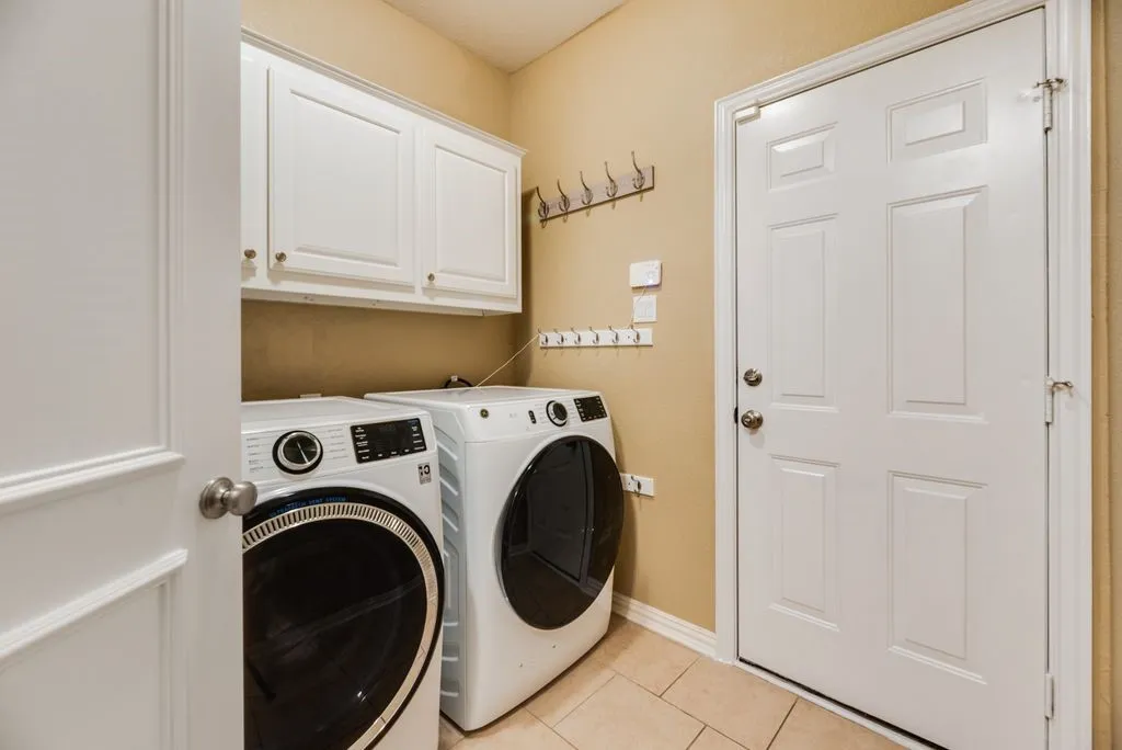 Single Family Residence For Sale in Tarrant County , 517 Northwood Trail, Southlake, Texas 76092, 4 Bedroom, 4 Bathroom, 3 Garage spaces, 3,698 Sqft, built in 1999, mls#21356733, Real Estate Agent in Southlake, Homes For Sale in Tarrant county, Homes For Sale in Southlake, Realtor in Southlake Texas, Real Estate Brokerage Independent Realty Texas, Luminita Cordes Realtor