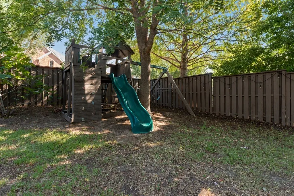 Single Family Residence For Sale in Tarrant County , 517 Northwood Trail, Southlake, Texas 76092, 4 Bedroom, 4 Bathroom, 3 Garage spaces, 3,698 Sqft, built in 1999, mls#21356733, Real Estate Agent in Southlake, Homes For Sale in Tarrant county, Homes For Sale in Southlake, Realtor in Southlake Texas, Real Estate Brokerage Independent Realty Texas, Luminita Cordes Realtor