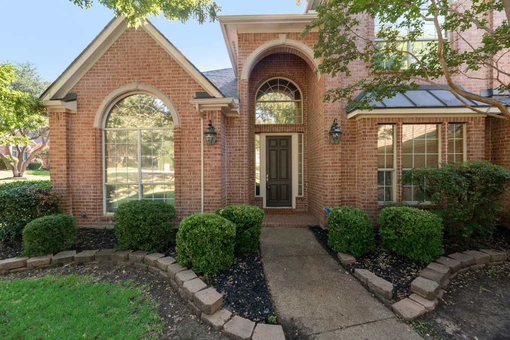 Single Family Residence For Sale in Tarrant County , 517 Northwood Trail, Southlake, Texas 76092, 4 Bedroom, 4 Bathroom, 3 Garage spaces, 3,698 Sqft, built in 1999, mls#21356733, Real Estate Agent in Southlake, Homes For Sale in Tarrant county, Homes For Sale in Southlake, Realtor in Southlake Texas, Real Estate Brokerage Independent Realty Texas, Luminita Cordes Realtor