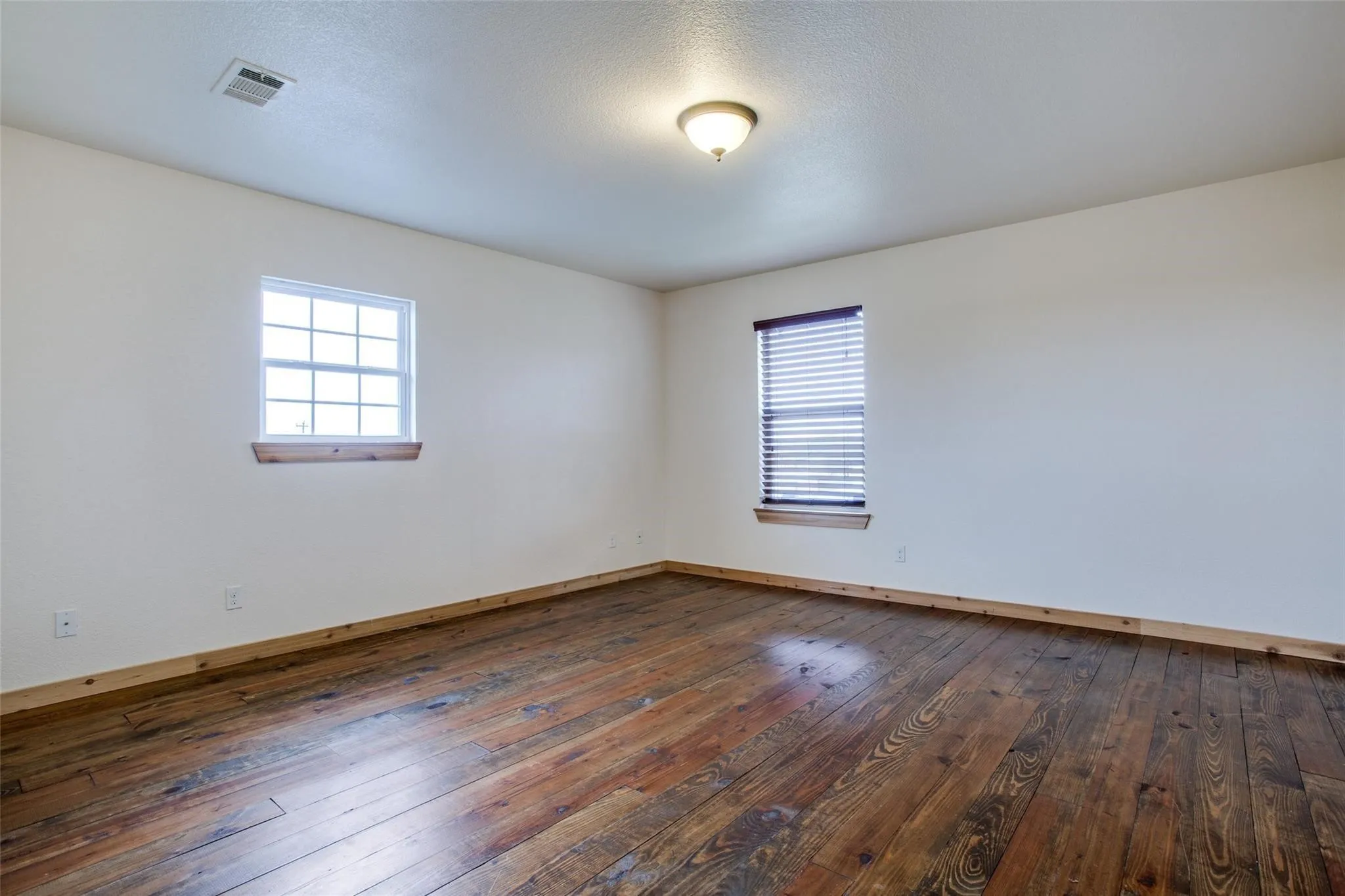 Single Family Residence For Rent in Wise County , 470 County Road 3198, Decatur, Texas 76234, 4 Bedroom, 5 Bathroom, 2 Garage spaces, 2,627 Sqft, built in 2000, mls#21373207, Real Estate Agent in Decatur, Homes For Rent in Wise county, Homes For Rent in Decatur, Realtor in Decatur Texas, Real Estate Brokerage Independent Realty Texas, Luminita Cordes Realtor