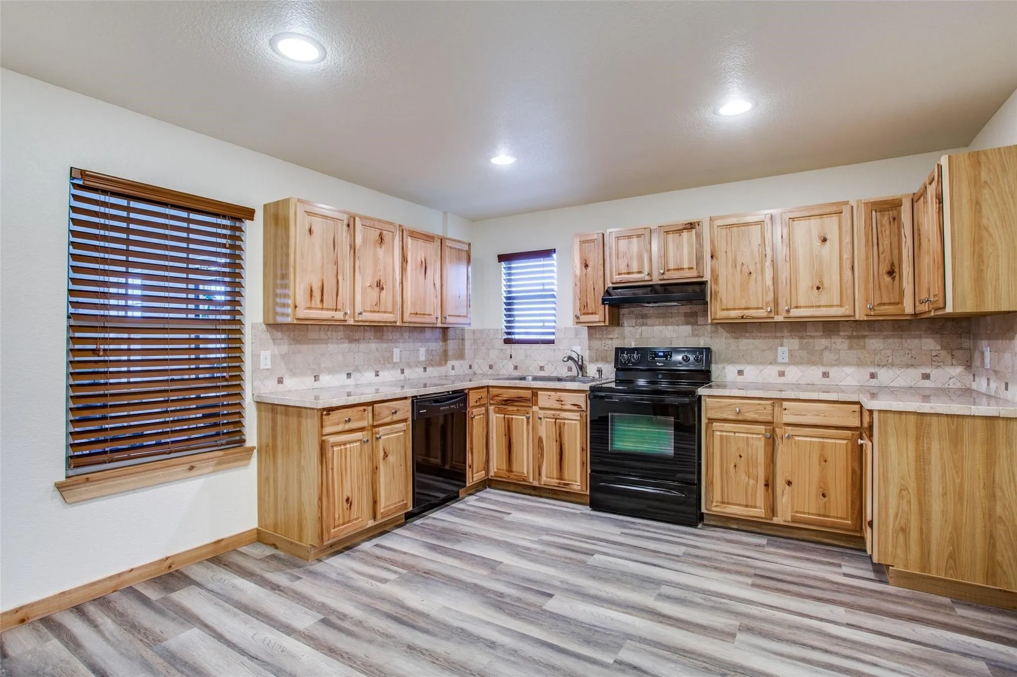 Single Family Residence For Rent in Wise County , 470 County Road 3198, Decatur, Texas 76234, 4 Bedroom, 5 Bathroom, 2 Garage spaces, 2,627 Sqft, built in 2000, mls#21373207, Real Estate Agent in Decatur, Homes For Rent in Wise county, Homes For Rent in Decatur, Realtor in Decatur Texas, Real Estate Brokerage Independent Realty Texas, Luminita Cordes Realtor