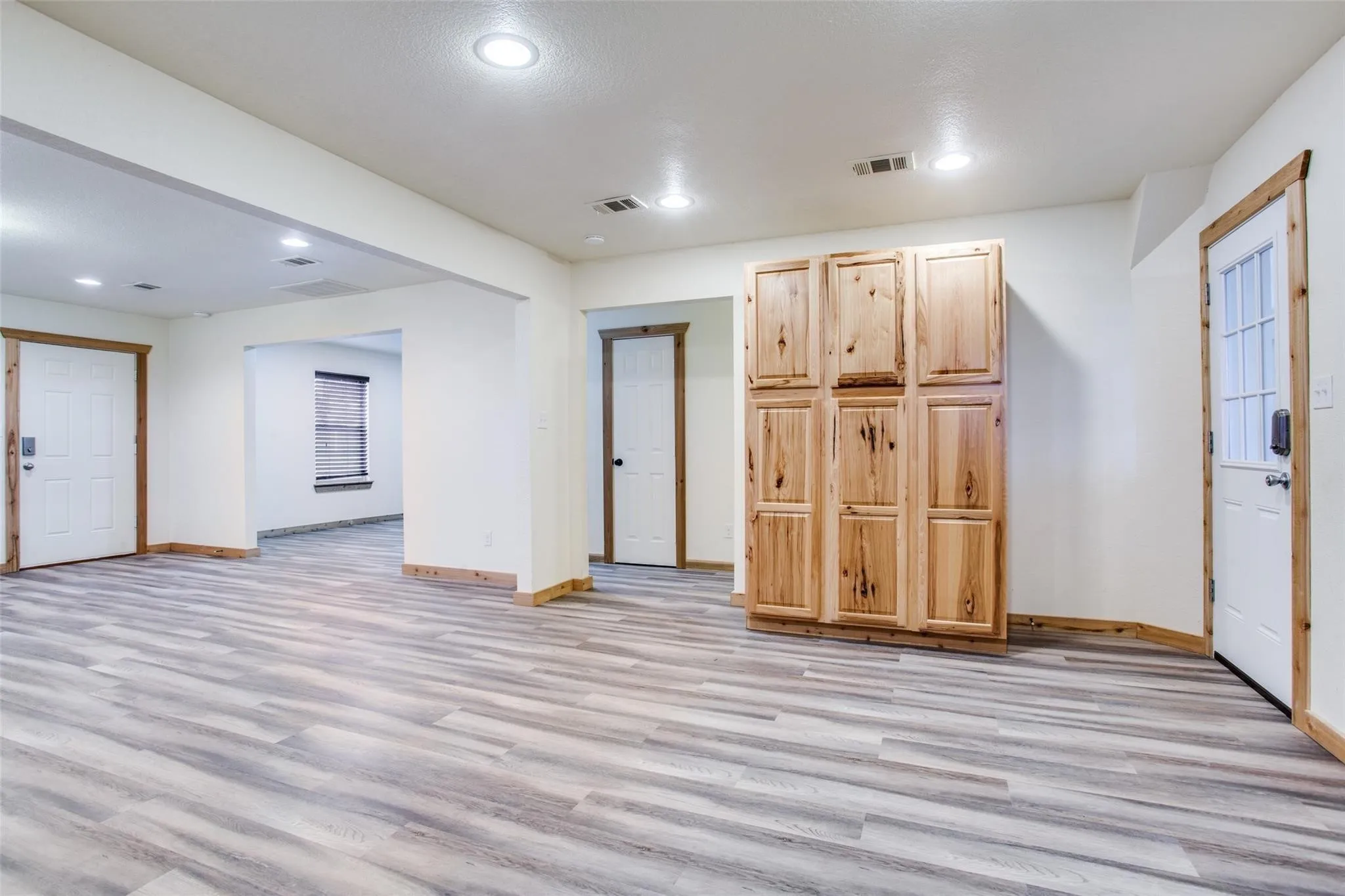 Single Family Residence For Rent in Wise County , 470 County Road 3198, Decatur, Texas 76234, 4 Bedroom, 5 Bathroom, 2 Garage spaces, 2,627 Sqft, built in 2000, mls#21373207, Real Estate Agent in Decatur, Homes For Rent in Wise county, Homes For Rent in Decatur, Realtor in Decatur Texas, Real Estate Brokerage Independent Realty Texas, Luminita Cordes Realtor