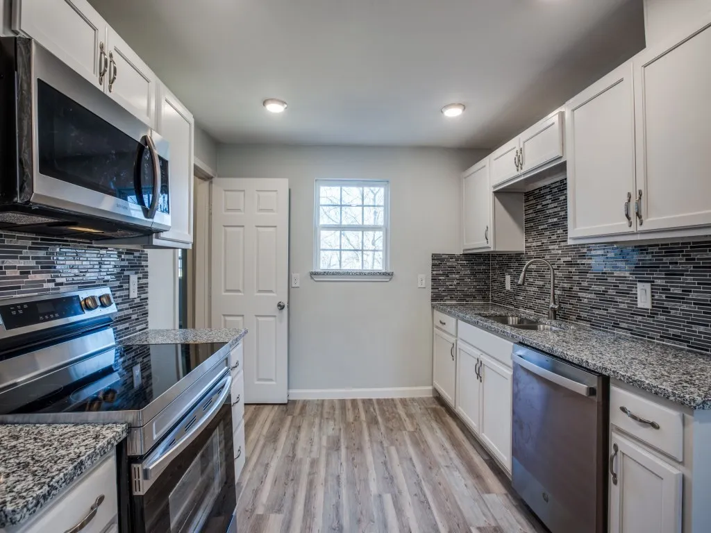 Single Family Residence For Sale in Tarrant County , 3204 5TH Avenue, Fort Worth, Texas 76110, 3 Bedroom, 2 Bathroom, Garage spaces, 1,278 Sqft, built in 1952, mls#21373188, Real Estate Agent in Fort Worth, Homes For Sale in Tarrant county, Homes For Sale in Fort Worth, Realtor in Fort Worth Texas, Real Estate Brokerage Independent Realty Texas, Luminita Cordes Realtor