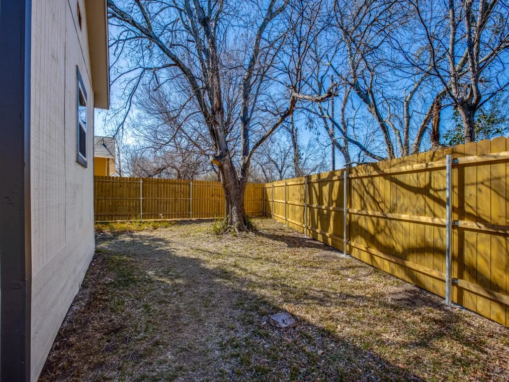 Single Family Residence For Sale in Tarrant County , 3204 5TH Avenue, Fort Worth, Texas 76110, 3 Bedroom, 2 Bathroom, Garage spaces, 1,278 Sqft, built in 1952, mls#21373188, Real Estate Agent in Fort Worth, Homes For Sale in Tarrant county, Homes For Sale in Fort Worth, Realtor in Fort Worth Texas, Real Estate Brokerage Independent Realty Texas, Luminita Cordes Realtor