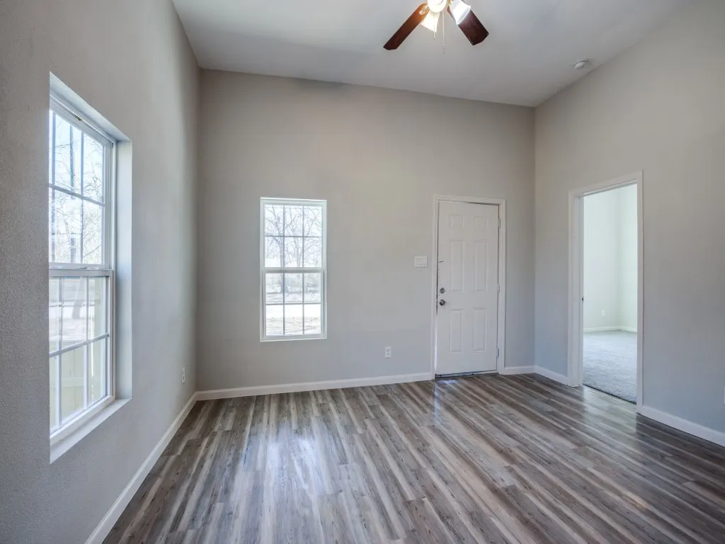 Single Family Residence For Sale in Tarrant County , 3204 5TH Avenue, Fort Worth, Texas 76110, 3 Bedroom, 2 Bathroom, Garage spaces, 1,278 Sqft, built in 1952, mls#21373188, Real Estate Agent in Fort Worth, Homes For Sale in Tarrant county, Homes For Sale in Fort Worth, Realtor in Fort Worth Texas, Real Estate Brokerage Independent Realty Texas, Luminita Cordes Realtor