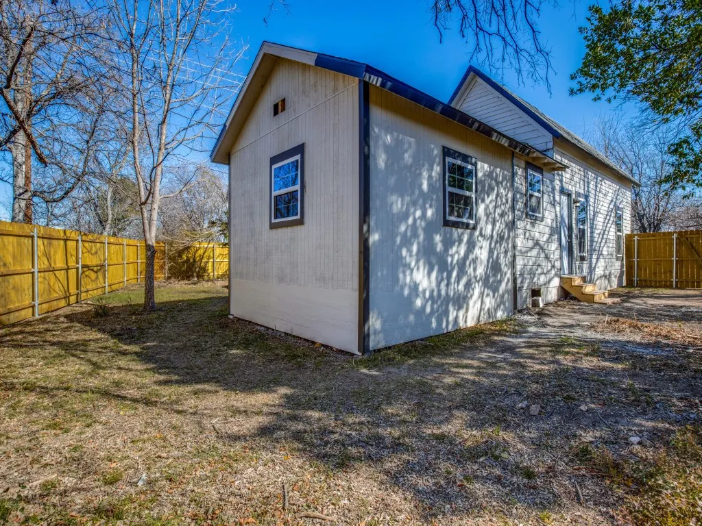 Single Family Residence For Sale in Tarrant County , 3204 5TH Avenue, Fort Worth, Texas 76110, 3 Bedroom, 2 Bathroom, Garage spaces, 1,278 Sqft, built in 1952, mls#21373188, Real Estate Agent in Fort Worth, Homes For Sale in Tarrant county, Homes For Sale in Fort Worth, Realtor in Fort Worth Texas, Real Estate Brokerage Independent Realty Texas, Luminita Cordes Realtor
