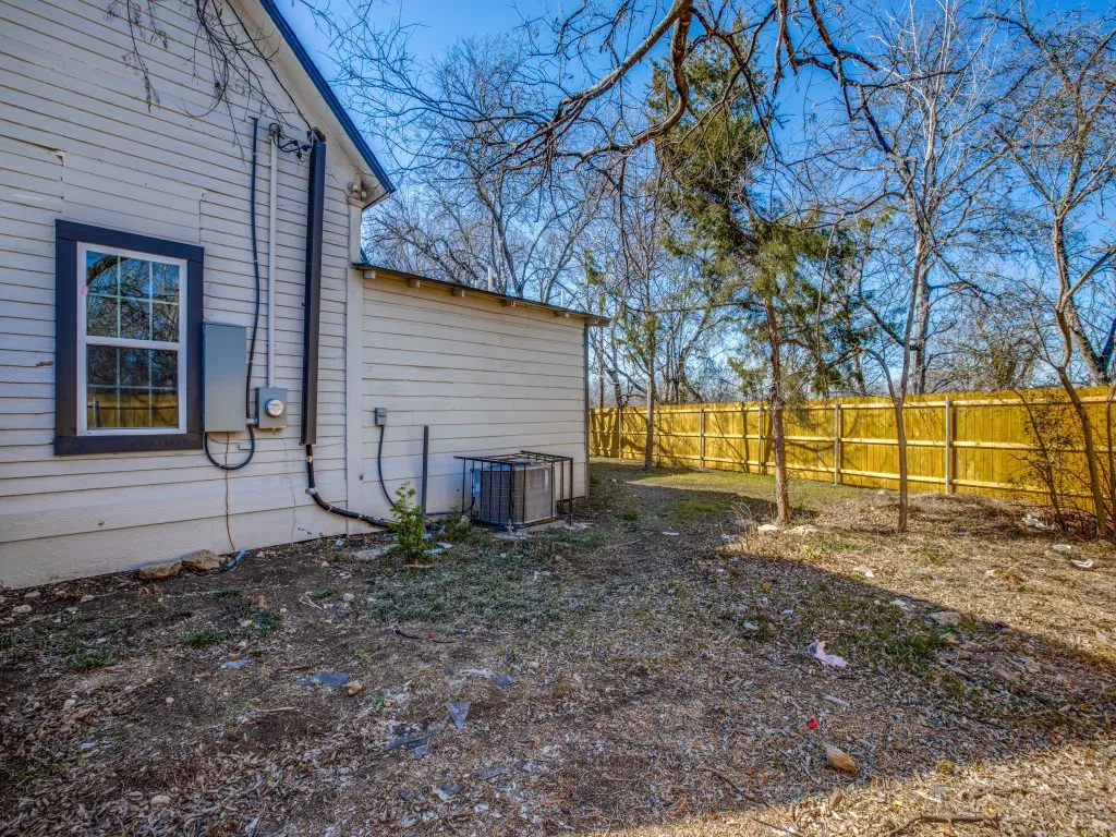 Single Family Residence For Sale in Tarrant County , 3204 5TH Avenue, Fort Worth, Texas 76110, 3 Bedroom, 2 Bathroom, Garage spaces, 1,278 Sqft, built in 1952, mls#21373188, Real Estate Agent in Fort Worth, Homes For Sale in Tarrant county, Homes For Sale in Fort Worth, Realtor in Fort Worth Texas, Real Estate Brokerage Independent Realty Texas, Luminita Cordes Realtor