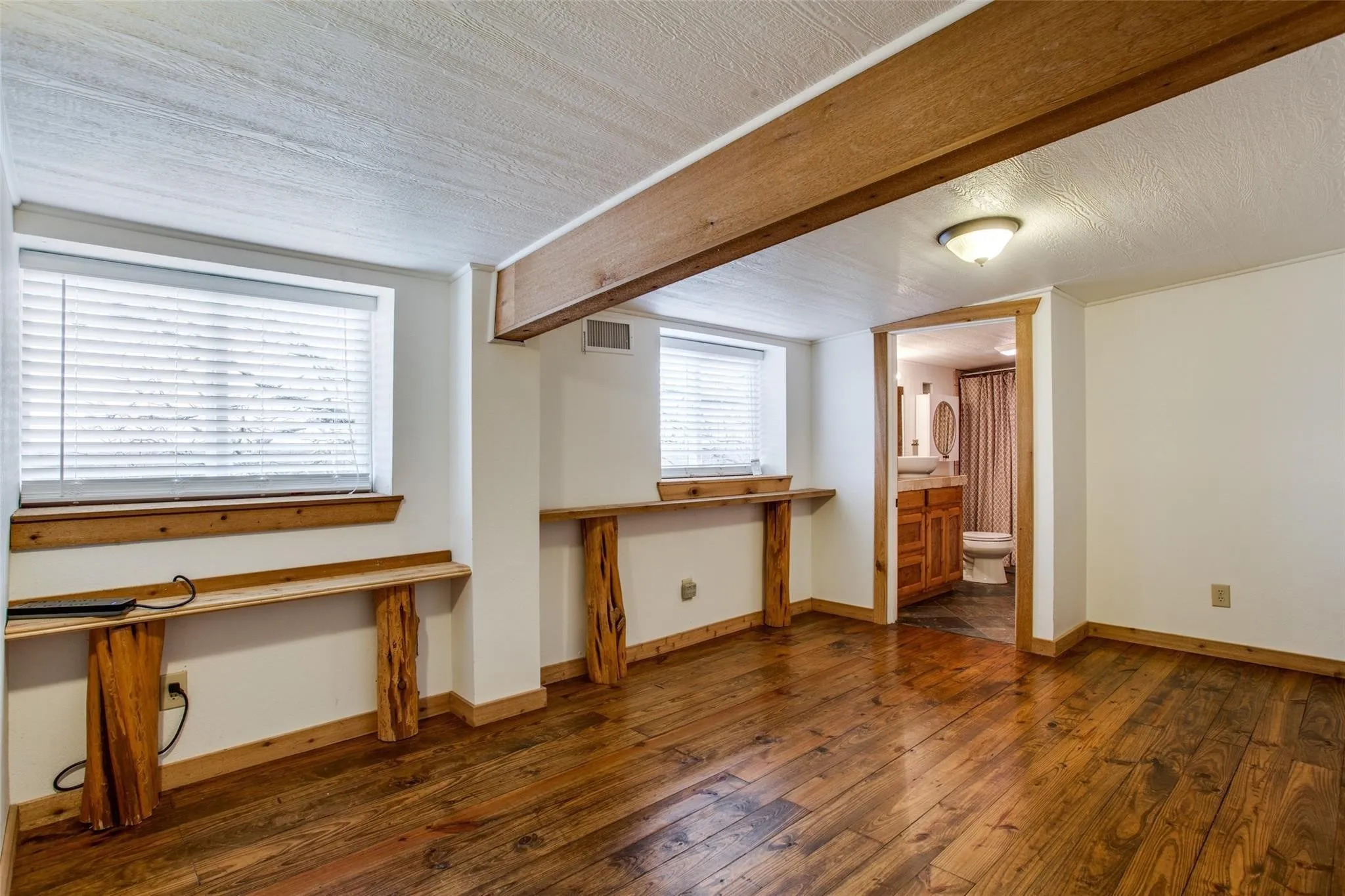 Single Family Residence For Rent in Wise County , 470 County Road 3198, Decatur, Texas 76234, 3 Bedroom, 2 Bathroom, Garage spaces, 1,400 Sqft, built in 2000, mls#21373216, Real Estate Agent in Decatur, Homes For Rent in Wise county, Homes For Rent in Decatur, Realtor in Decatur Texas, Real Estate Brokerage Independent Realty Texas, Luminita Cordes Realtor
