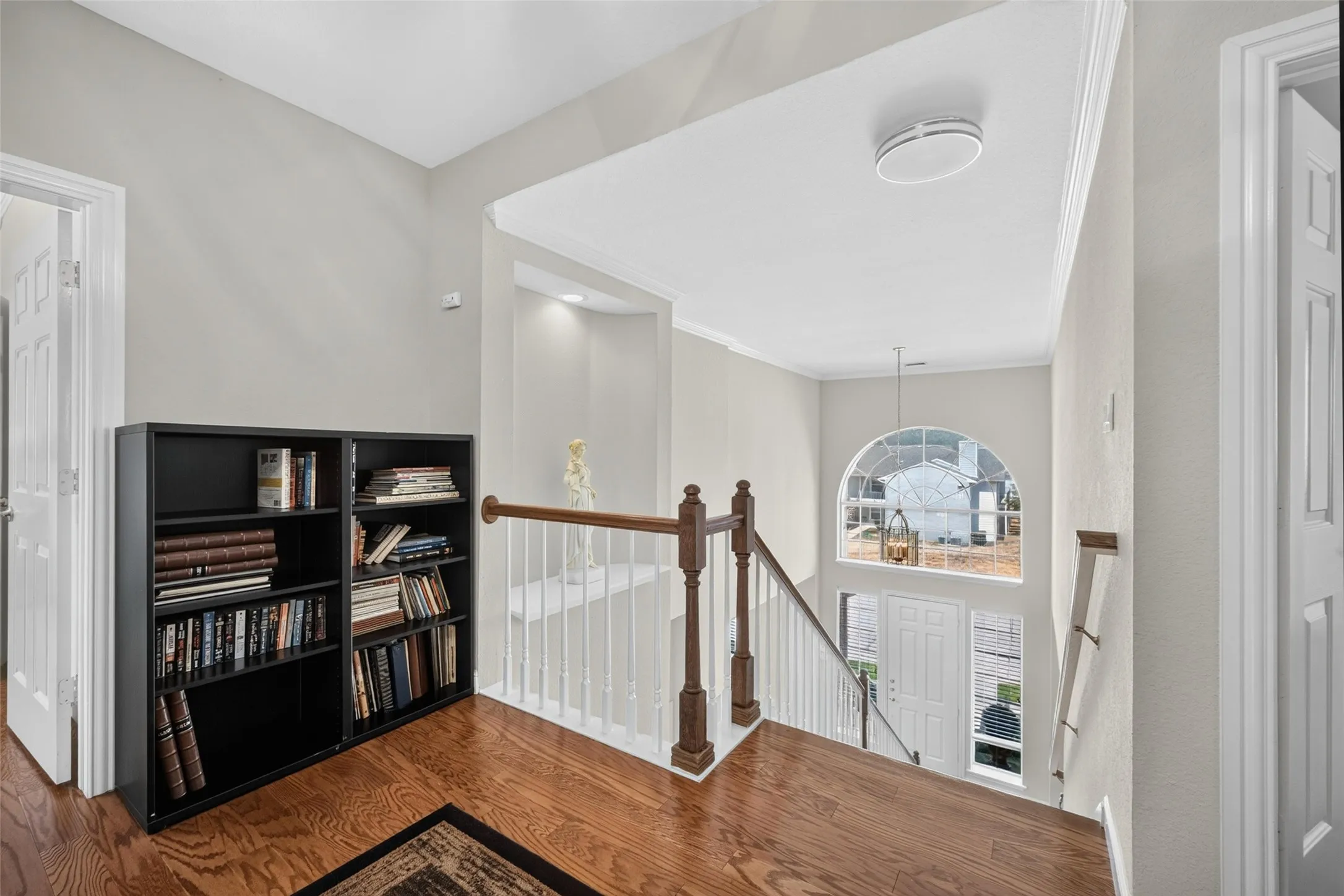 Single Family Residence For Sale in Denton County , 1804 Canoe Way, Carrollton, Texas 75010, 3 Bedroom, 3 Bathroom, 2 Garage spaces, 2,393 Sqft, built in 1992, mls#21364384, Real Estate Agent in Carrollton, Homes For Sale in Denton county, Homes For Sale in Carrollton, Realtor in Carrollton Texas, Real Estate Brokerage Independent Realty Texas, Luminita Cordes Realtor