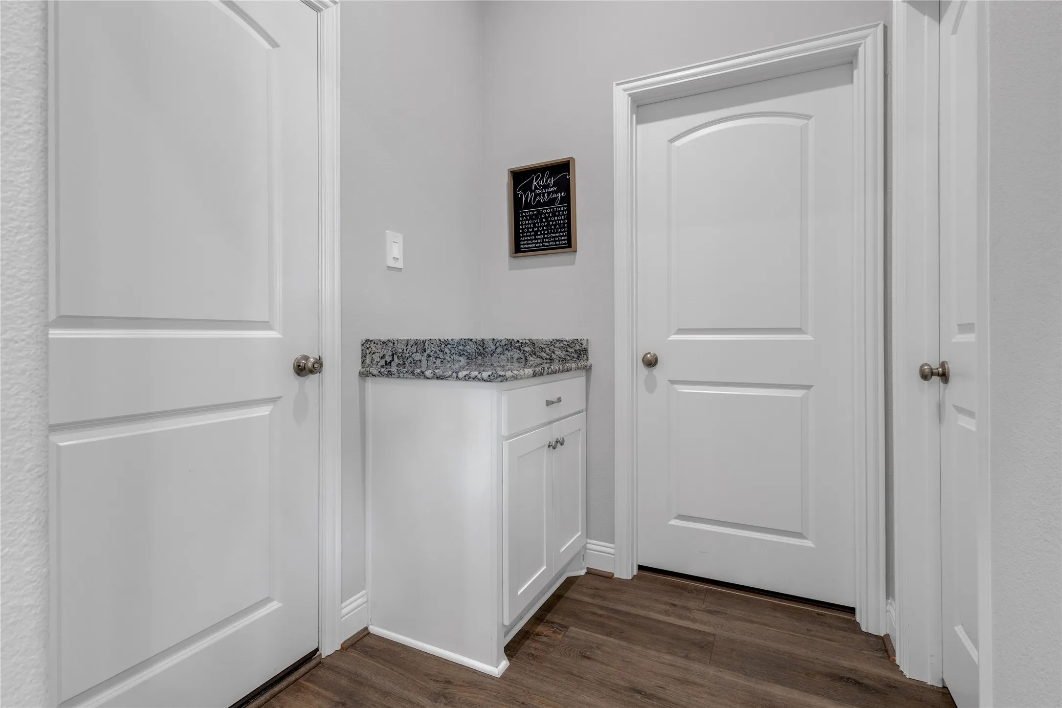 Single Family Residence For Sale in Van Zandt County , 536 Private Road 7017, Edgewood, Texas 75117, 4 Bedroom, 2 Bathroom, 2 Garage spaces, 2,118 Sqft, built in 2022, mls#21373062, Real Estate Agent in Edgewood, Homes For Sale in Van Zandt county, Homes For Sale in Edgewood, Realtor in Edgewood Texas, Real Estate Brokerage Independent Realty Texas, Luminita Cordes Realtor