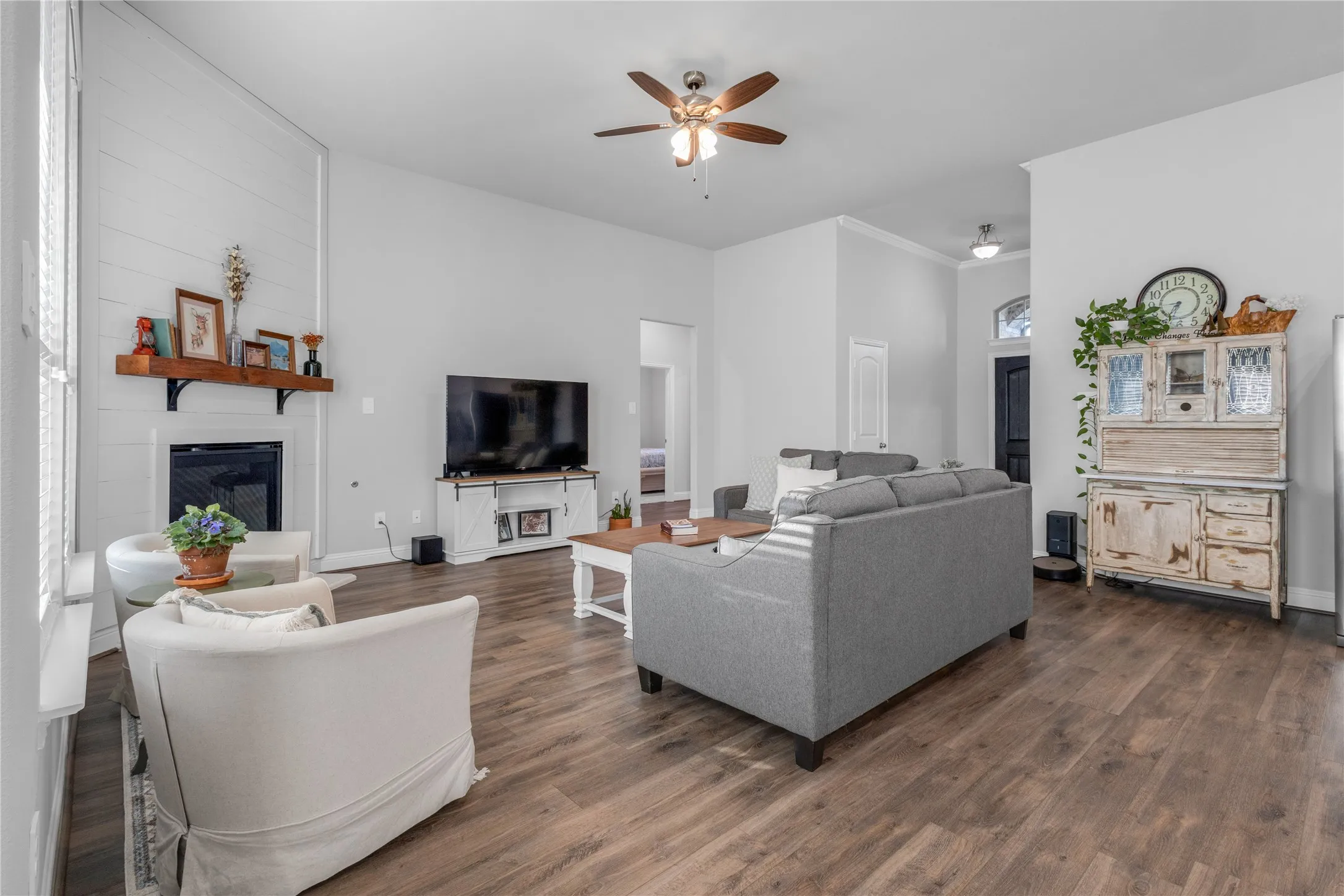 Single Family Residence For Sale in Van Zandt County , 536 Private Road 7017, Edgewood, Texas 75117, 4 Bedroom, 2 Bathroom, 2 Garage spaces, 2,118 Sqft, built in 2022, mls#21373062, Real Estate Agent in Edgewood, Homes For Sale in Van Zandt county, Homes For Sale in Edgewood, Realtor in Edgewood Texas, Real Estate Brokerage Independent Realty Texas, Luminita Cordes Realtor