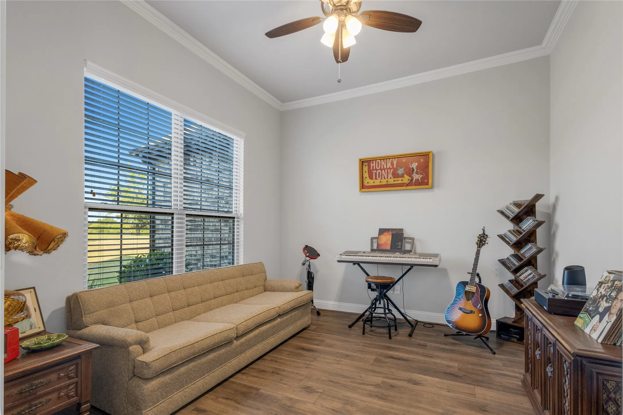 Single Family Residence For Sale in Van Zandt County , 536 Private Road 7017, Edgewood, Texas 75117, 4 Bedroom, 2 Bathroom, 2 Garage spaces, 2,118 Sqft, built in 2022, mls#21373062, Real Estate Agent in Edgewood, Homes For Sale in Van Zandt county, Homes For Sale in Edgewood, Realtor in Edgewood Texas, Real Estate Brokerage Independent Realty Texas, Luminita Cordes Realtor