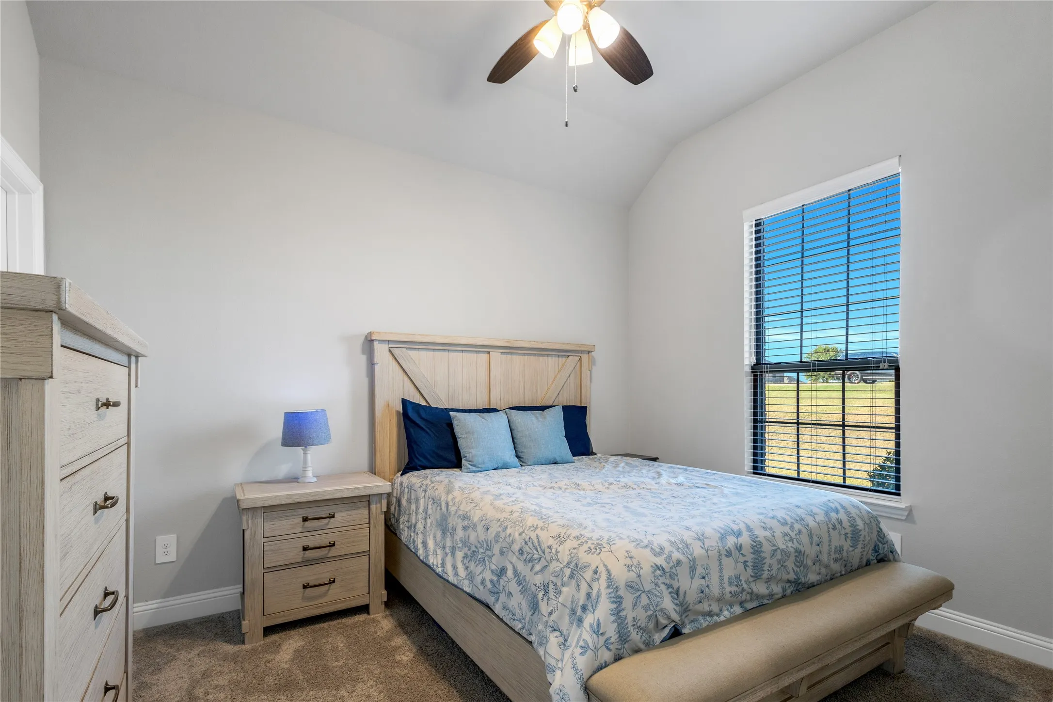 Single Family Residence For Sale in Van Zandt County , 536 Private Road 7017, Edgewood, Texas 75117, 4 Bedroom, 2 Bathroom, 2 Garage spaces, 2,118 Sqft, built in 2022, mls#21373062, Real Estate Agent in Edgewood, Homes For Sale in Van Zandt county, Homes For Sale in Edgewood, Realtor in Edgewood Texas, Real Estate Brokerage Independent Realty Texas, Luminita Cordes Realtor