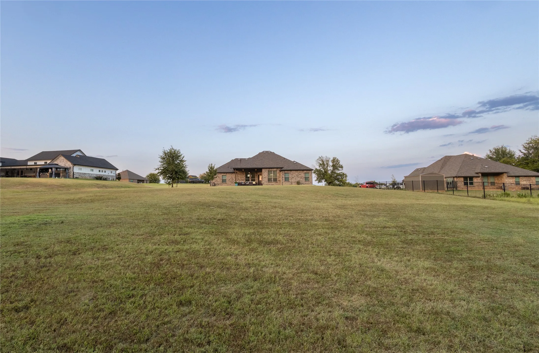 Single Family Residence For Sale in Van Zandt County , 536 Private Road 7017, Edgewood, Texas 75117, 4 Bedroom, 2 Bathroom, 2 Garage spaces, 2,118 Sqft, built in 2022, mls#21373062, Real Estate Agent in Edgewood, Homes For Sale in Van Zandt county, Homes For Sale in Edgewood, Realtor in Edgewood Texas, Real Estate Brokerage Independent Realty Texas, Luminita Cordes Realtor