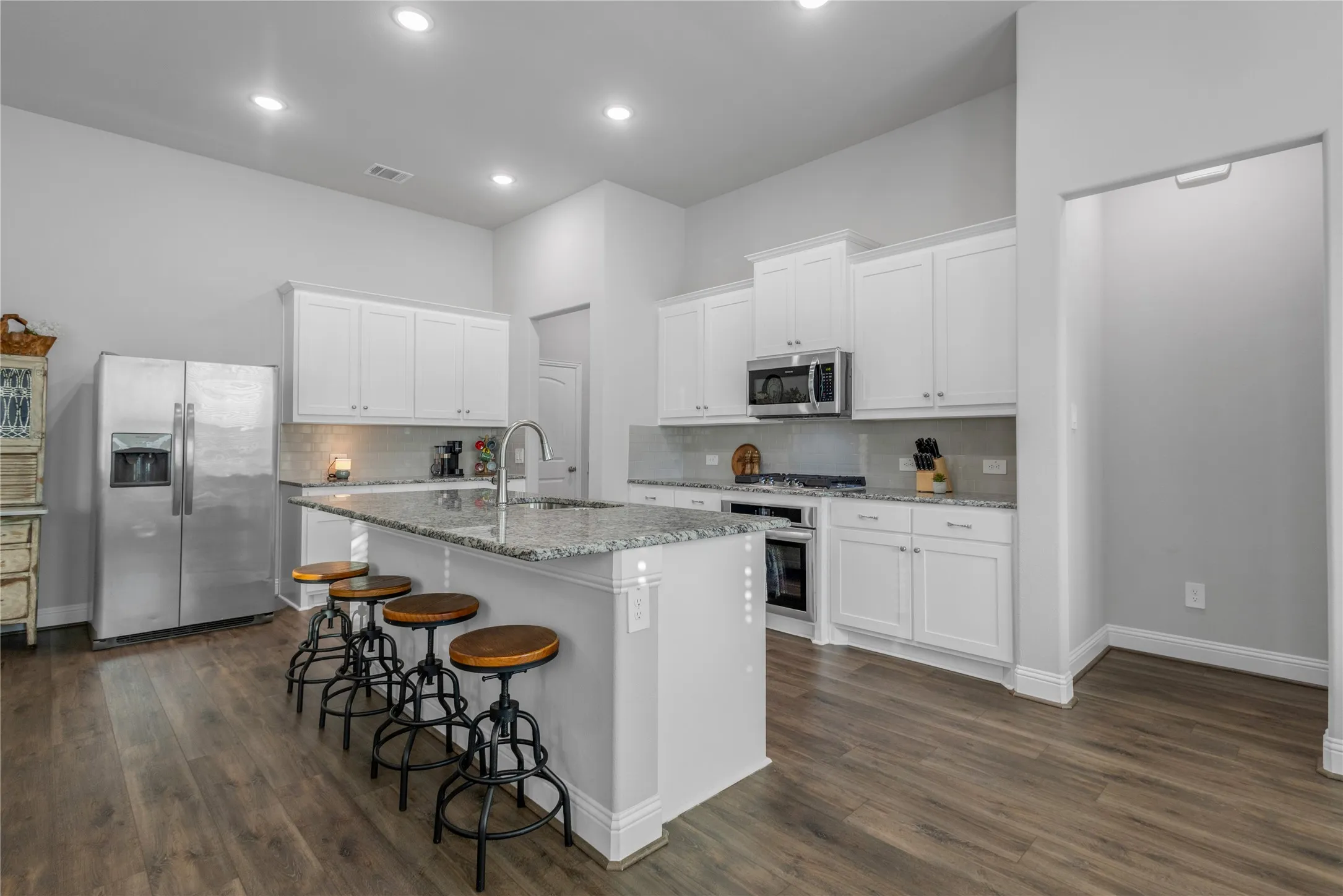 Single Family Residence For Sale in Van Zandt County , 536 Private Road 7017, Edgewood, Texas 75117, 4 Bedroom, 2 Bathroom, 2 Garage spaces, 2,118 Sqft, built in 2022, mls#21373062, Real Estate Agent in Edgewood, Homes For Sale in Van Zandt county, Homes For Sale in Edgewood, Realtor in Edgewood Texas, Real Estate Brokerage Independent Realty Texas, Luminita Cordes Realtor