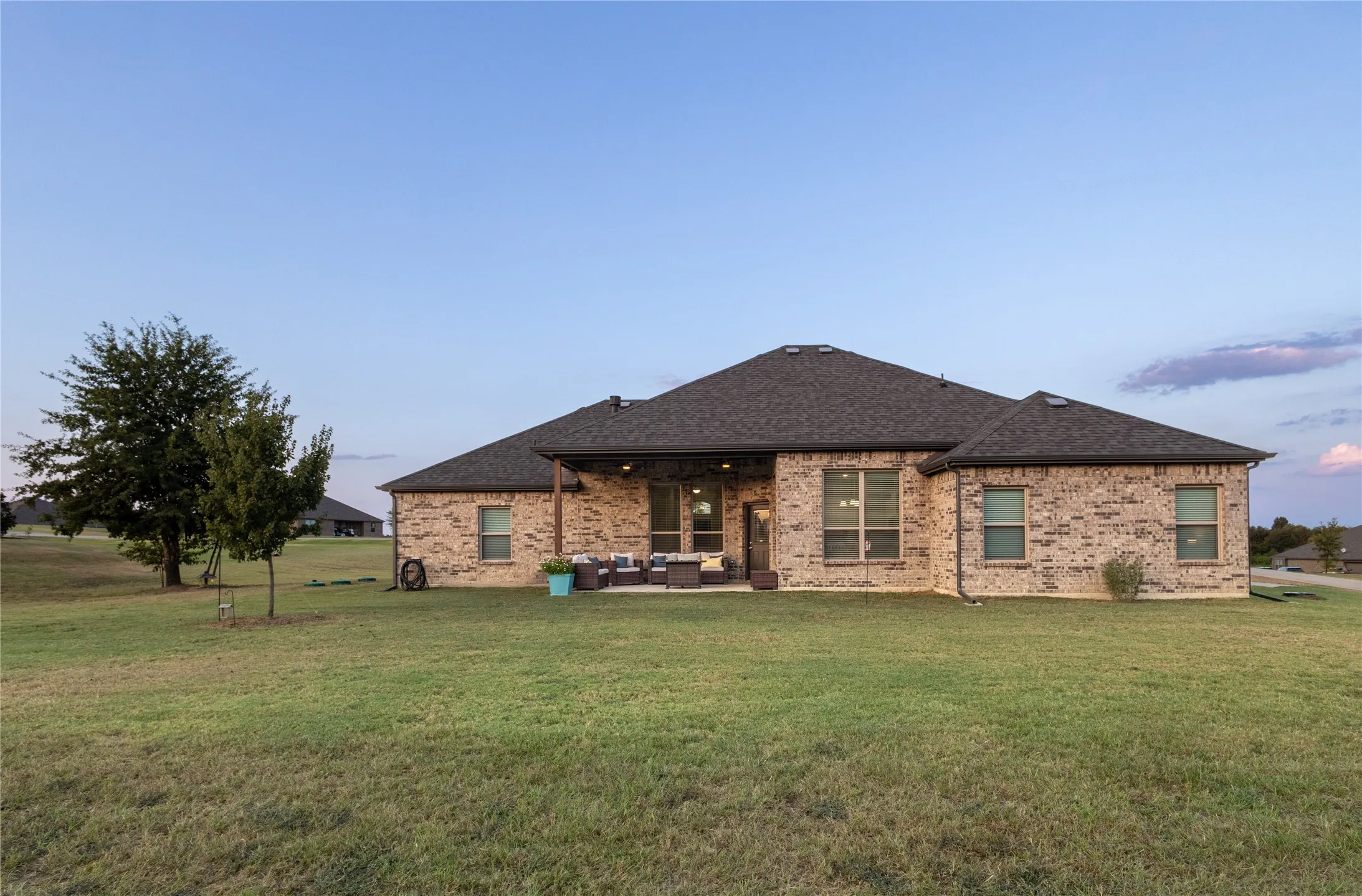 Single Family Residence For Sale in Van Zandt County , 536 Private Road 7017, Edgewood, Texas 75117, 4 Bedroom, 2 Bathroom, 2 Garage spaces, 2,118 Sqft, built in 2022, mls#21373062, Real Estate Agent in Edgewood, Homes For Sale in Van Zandt county, Homes For Sale in Edgewood, Realtor in Edgewood Texas, Real Estate Brokerage Independent Realty Texas, Luminita Cordes Realtor