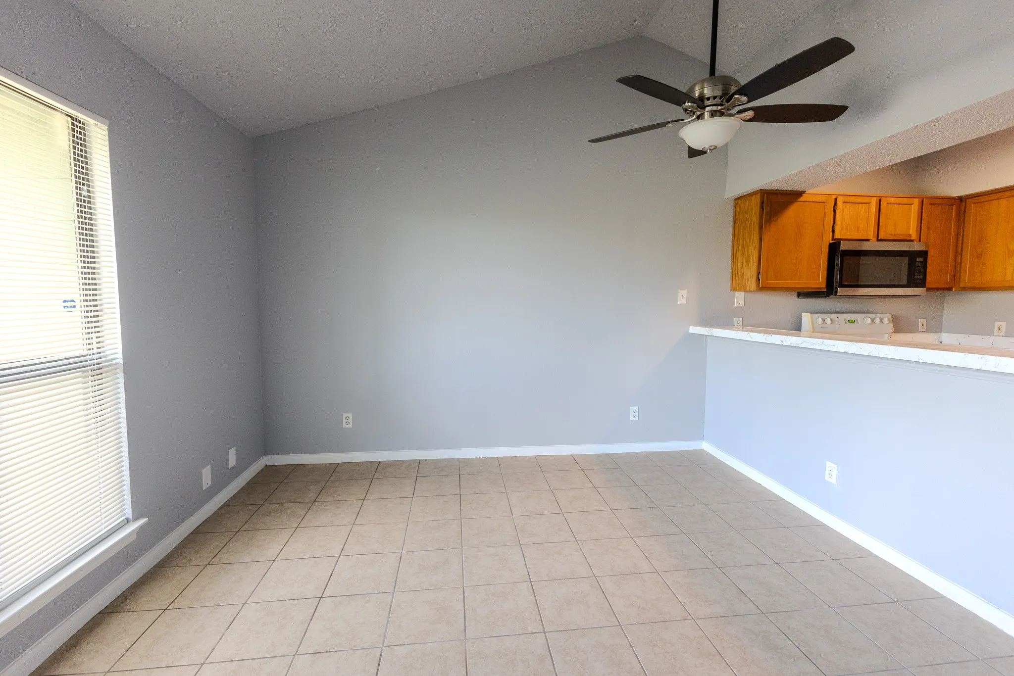 Condominium For Sale in Dallas County , 6108 Abrams Road 128, Dallas, Texas 75231, 1 Bedroom, 1 Bathroom, Garage spaces, 500 Sqft, built in 2005, mls#21373232, Real Estate Agent in Dallas, Homes For Sale in Dallas county, Homes For Sale in Dallas, Realtor in Dallas Texas, Real Estate Brokerage Independent Realty Texas, Luminita Cordes Realtor