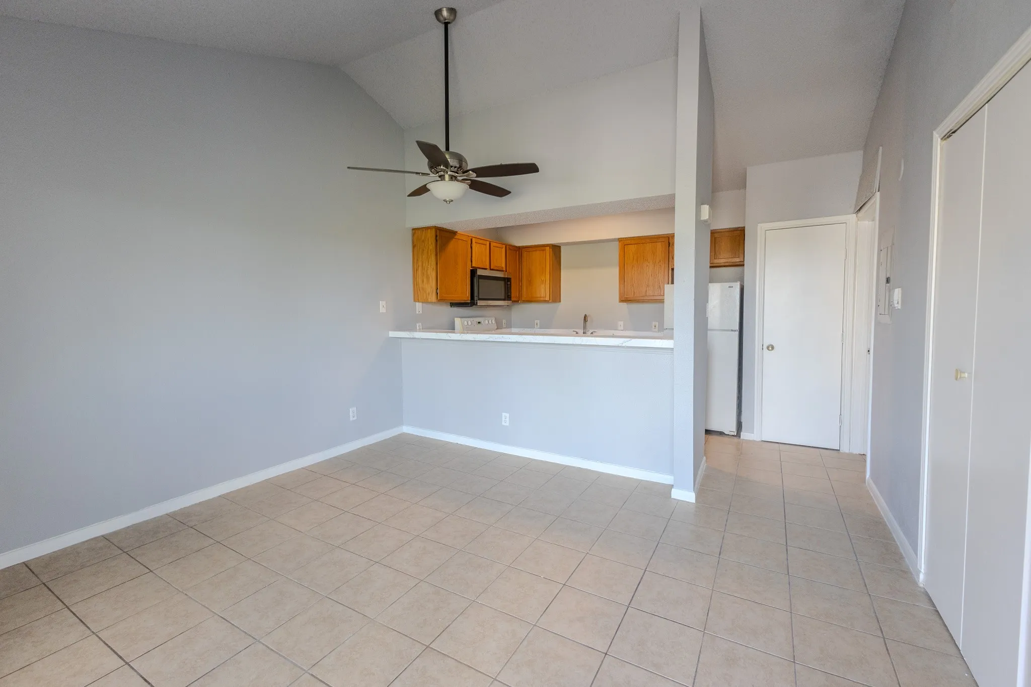 Condominium For Sale in Dallas County , 6108 Abrams Road 128, Dallas, Texas 75231, 1 Bedroom, 1 Bathroom, Garage spaces, 500 Sqft, built in 2005, mls#21373232, Real Estate Agent in Dallas, Homes For Sale in Dallas county, Homes For Sale in Dallas, Realtor in Dallas Texas, Real Estate Brokerage Independent Realty Texas, Luminita Cordes Realtor