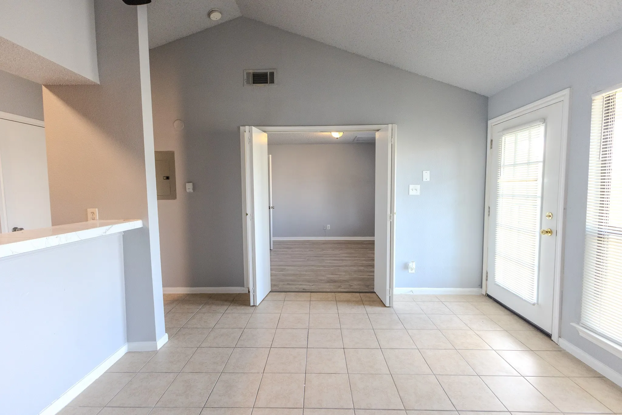 Condominium For Sale in Dallas County , 6108 Abrams Road 128, Dallas, Texas 75231, 1 Bedroom, 1 Bathroom, Garage spaces, 500 Sqft, built in 2005, mls#21373232, Real Estate Agent in Dallas, Homes For Sale in Dallas county, Homes For Sale in Dallas, Realtor in Dallas Texas, Real Estate Brokerage Independent Realty Texas, Luminita Cordes Realtor