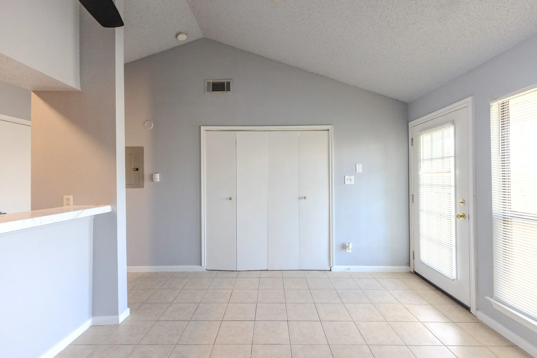 Condominium For Sale in Dallas County , 6108 Abrams Road 128, Dallas, Texas 75231, 1 Bedroom, 1 Bathroom, Garage spaces, 500 Sqft, built in 2005, mls#21373232, Real Estate Agent in Dallas, Homes For Sale in Dallas county, Homes For Sale in Dallas, Realtor in Dallas Texas, Real Estate Brokerage Independent Realty Texas, Luminita Cordes Realtor