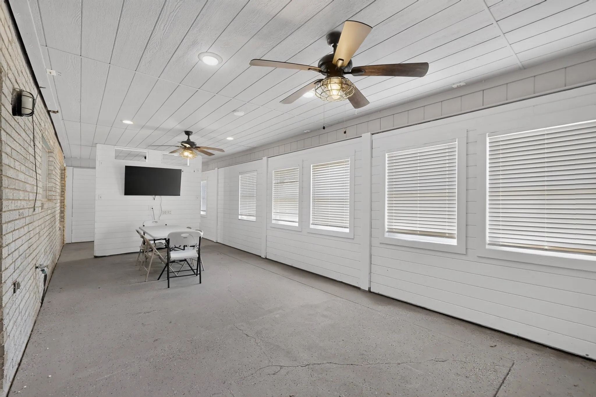 Single Family Residence For Sale in Dallas County , 5313 Peach Tree Lane, Sachse, Texas 75048, 4 Bedroom, 4 Bathroom, 4 Garage spaces, 2,296 Sqft, built in 1993, mls#21372839, Real Estate Agent in Sachse, Homes For Sale in Dallas county, Homes For Sale in Sachse, Realtor in Sachse Texas, Real Estate Brokerage Independent Realty Texas, Luminita Cordes Realtor
