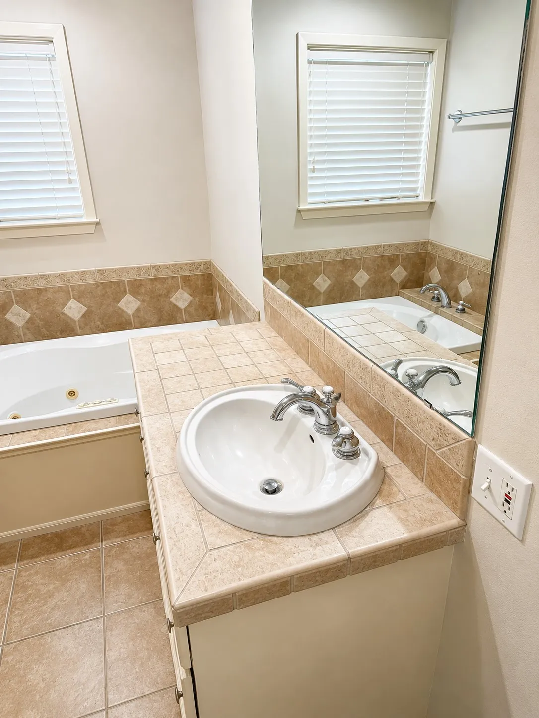 Single Family Residence For Sale in Navarro County , 704 Dobbins Road, Corsicana, Texas 75110, 3 Bedroom, 2 Bathroom, 2 Garage spaces, 2,263 Sqft, built in 1970, mls#21368145, Real Estate Agent in Corsicana, Homes For Sale in Navarro county, Homes For Sale in Corsicana, Realtor in Corsicana Texas, Real Estate Brokerage Independent Realty Texas, Luminita Cordes Realtor